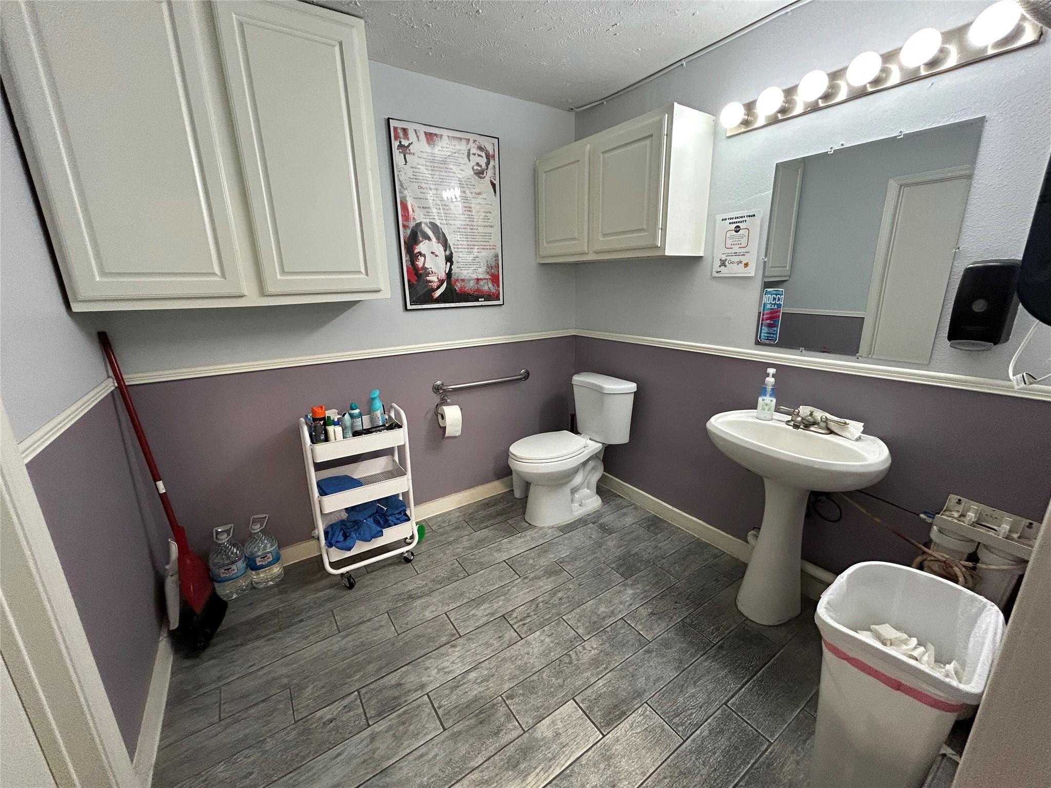 641 W Front St, Hutto, TX 78634