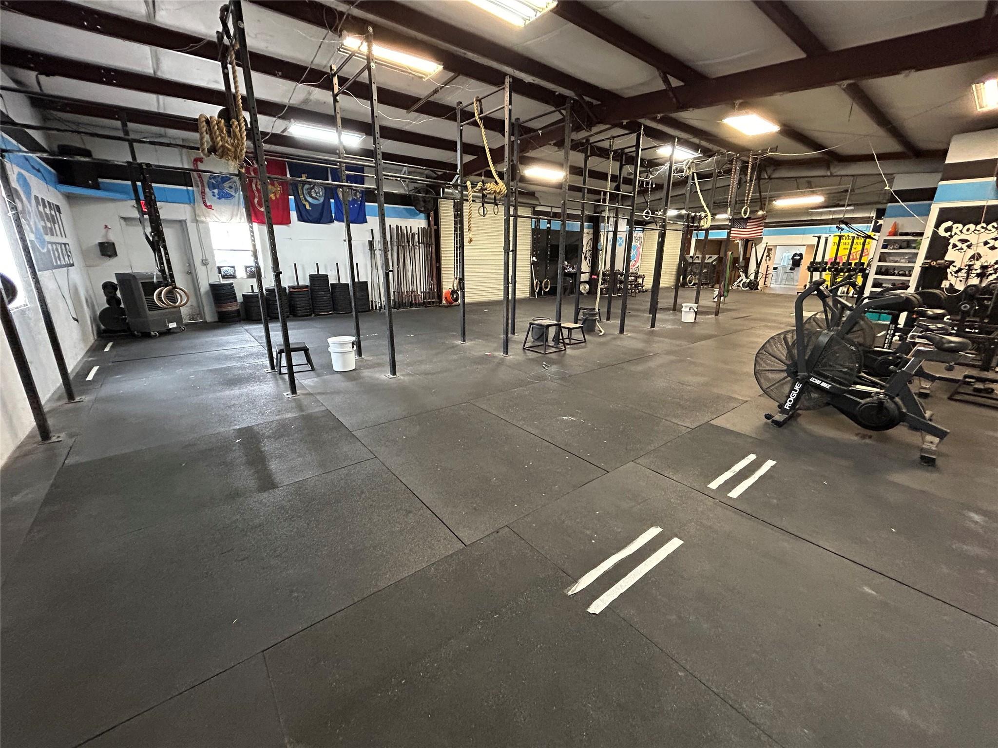 641 W Front St, Hutto, TX 78634