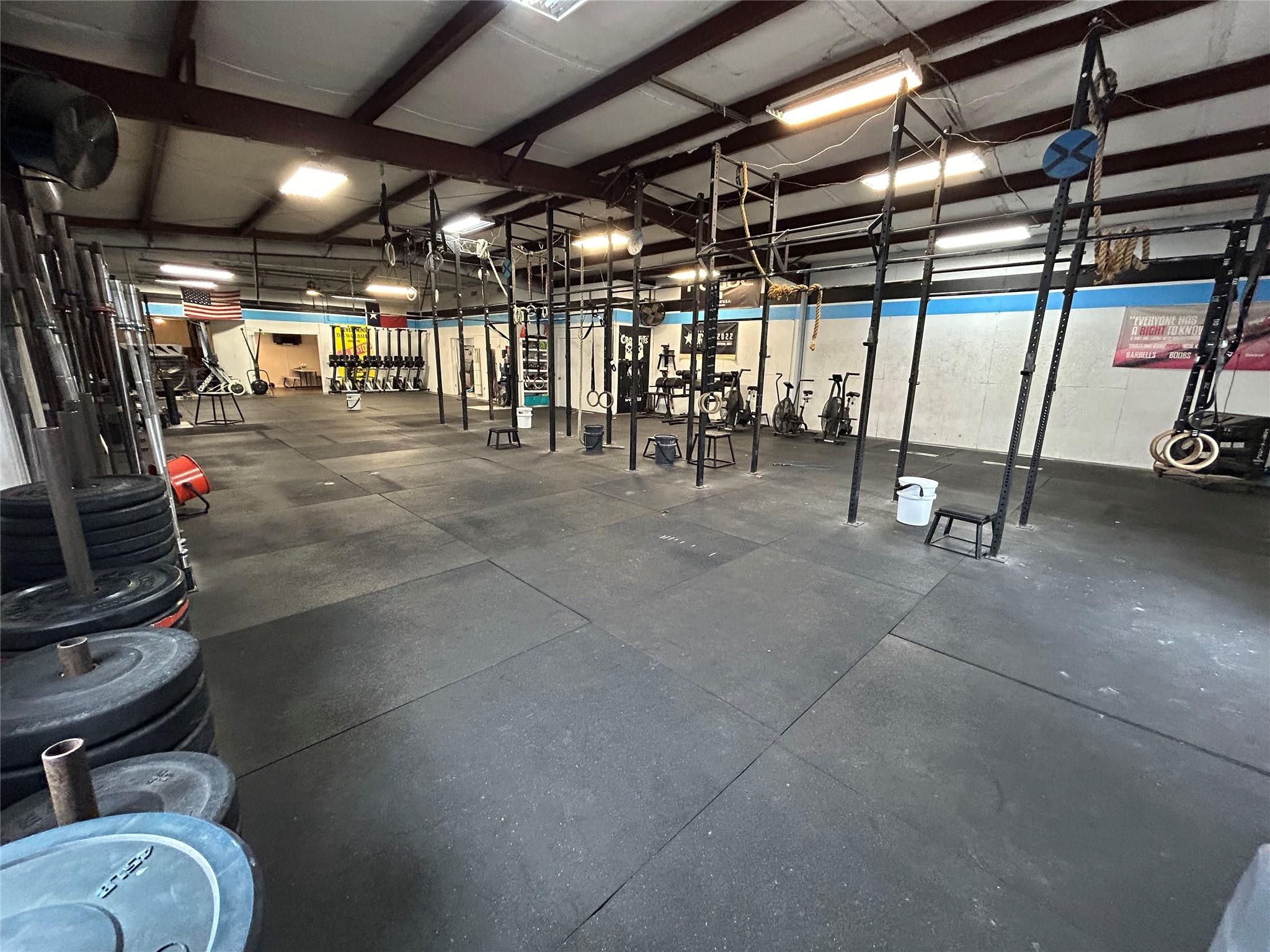 641 W Front St, Hutto, TX 78634