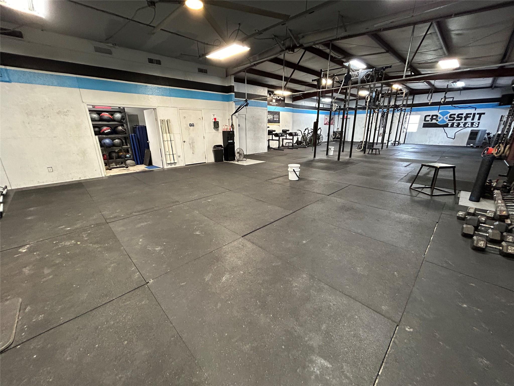 641 W Front St, Hutto, TX 78634