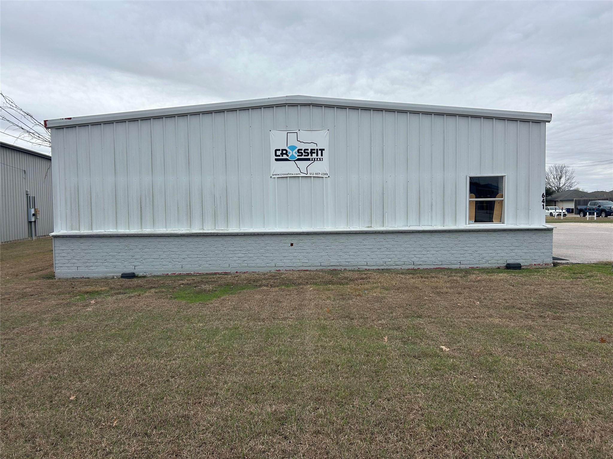 641 W Front St, Hutto, TX 78634