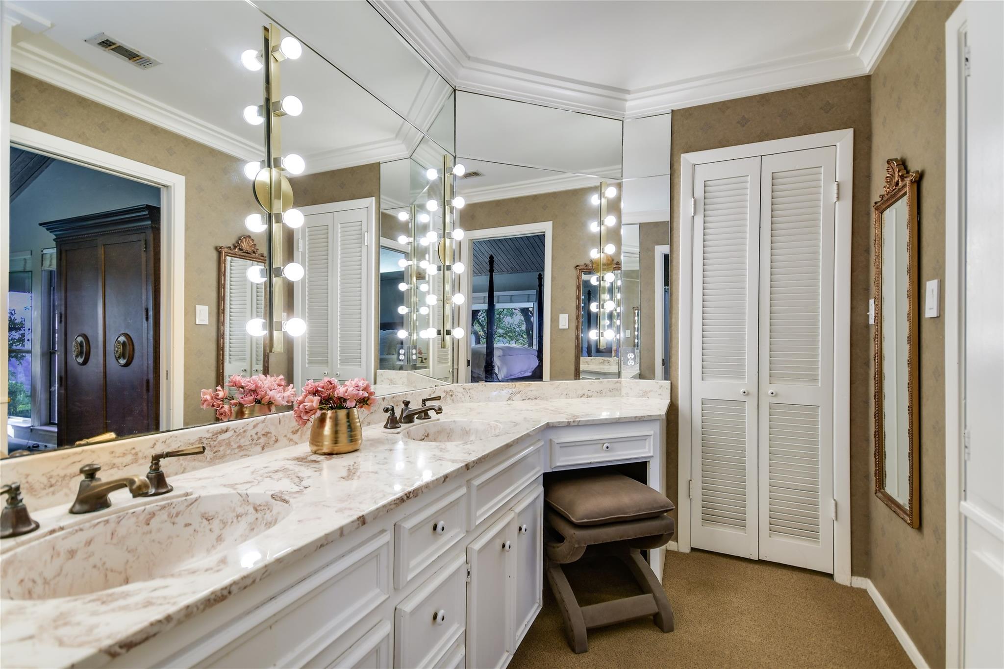 2200 CERCA VIEJO Way, Austin, TX 78746