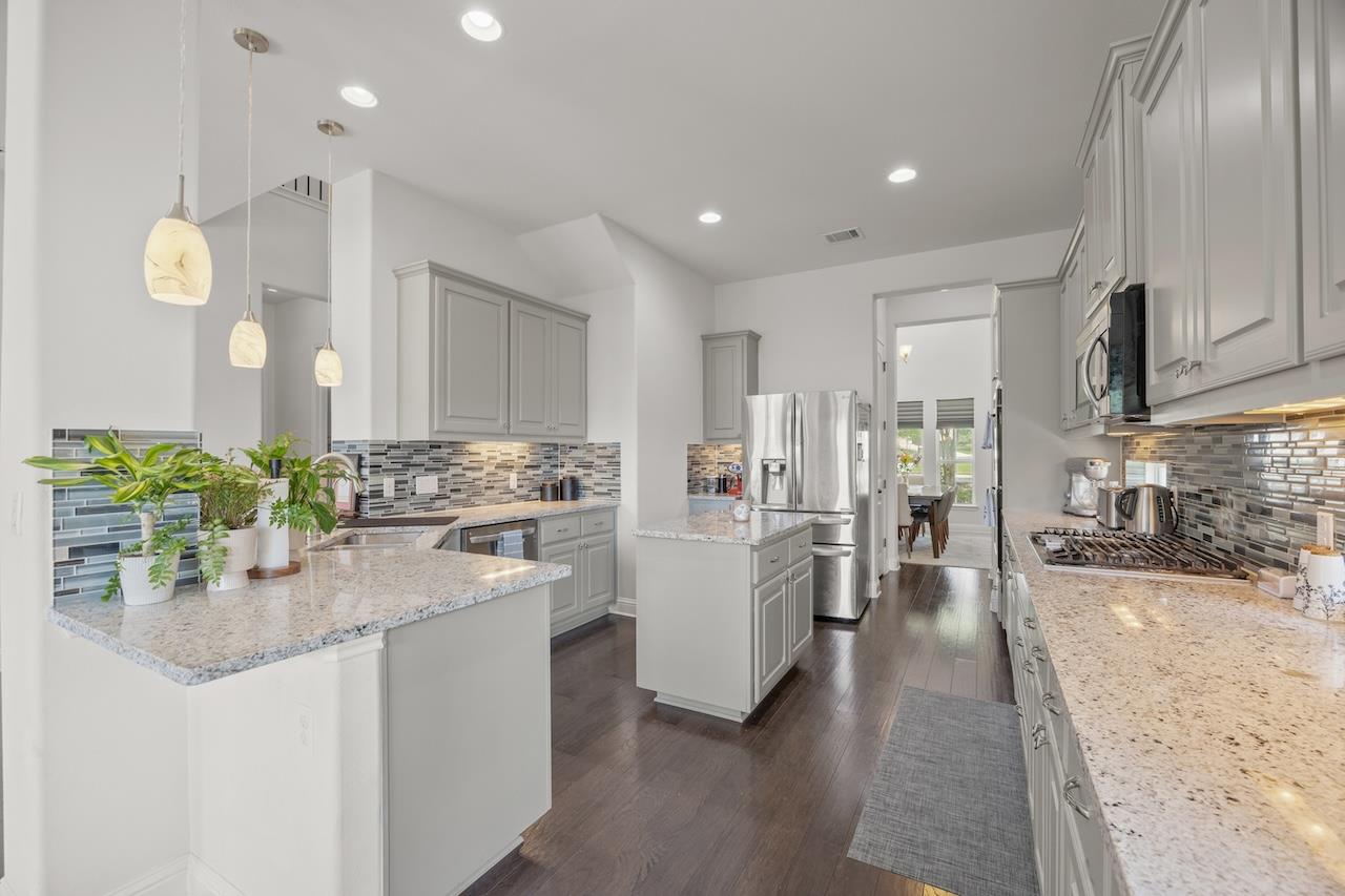 608 Cascada Ln, Round Rock, TX 78681