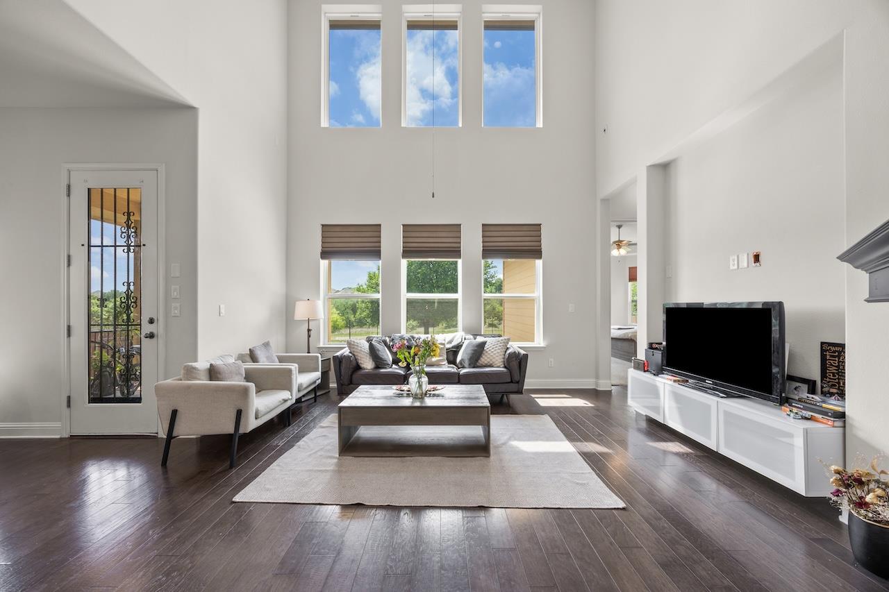 608 Cascada Ln, Round Rock, TX 78681