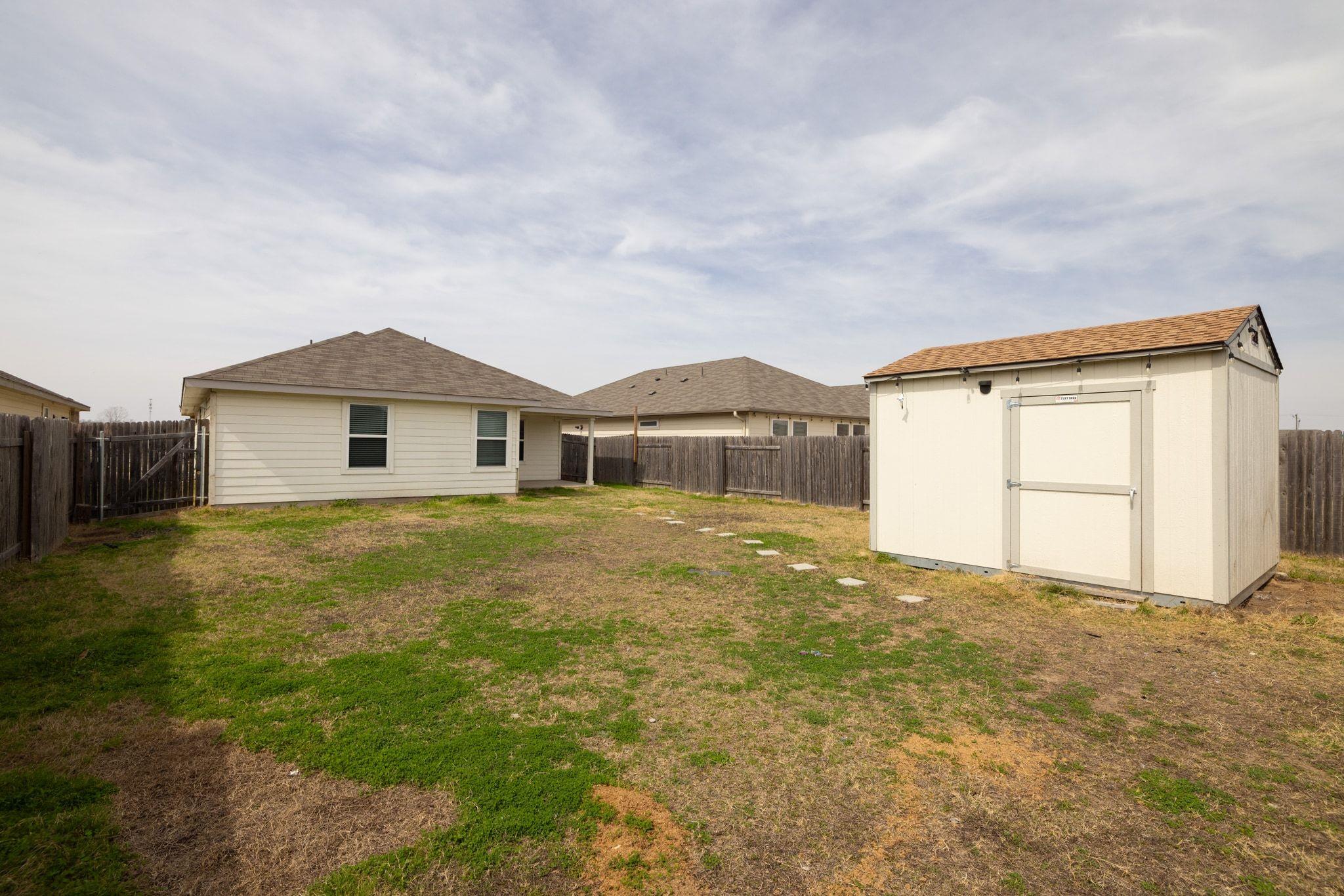 202 Low Bramble Dr, Hutto, TX 78634