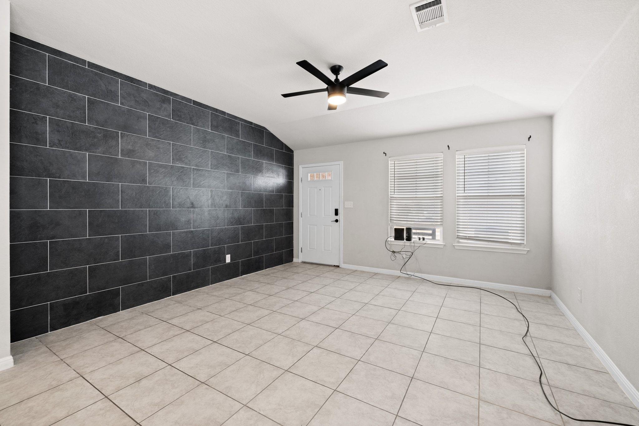 202 Low Bramble Dr, Hutto, TX 78634