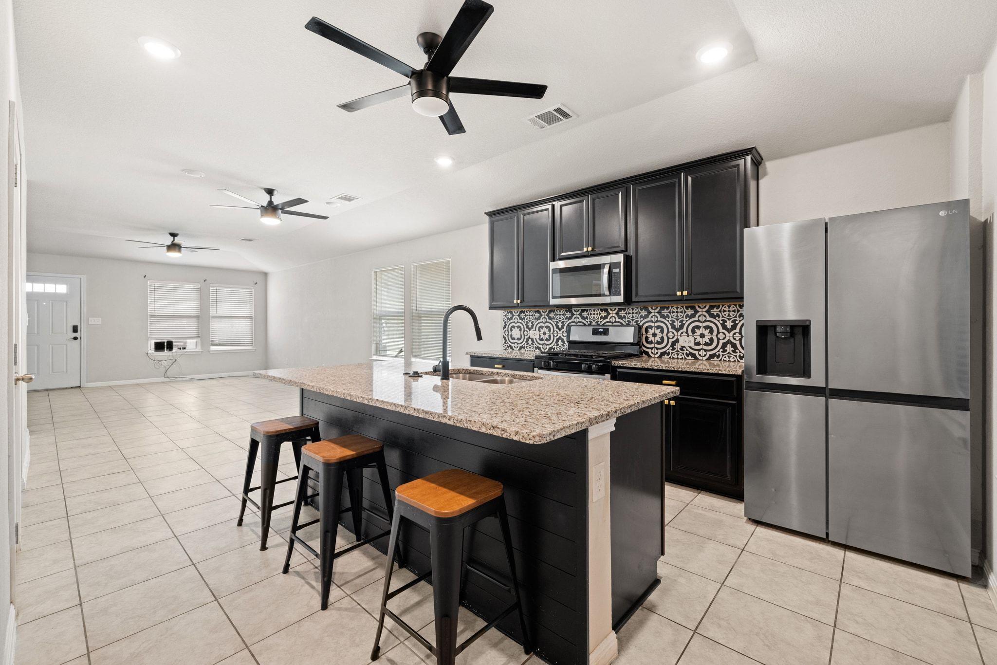 202 Low Bramble Dr, Hutto, TX 78634