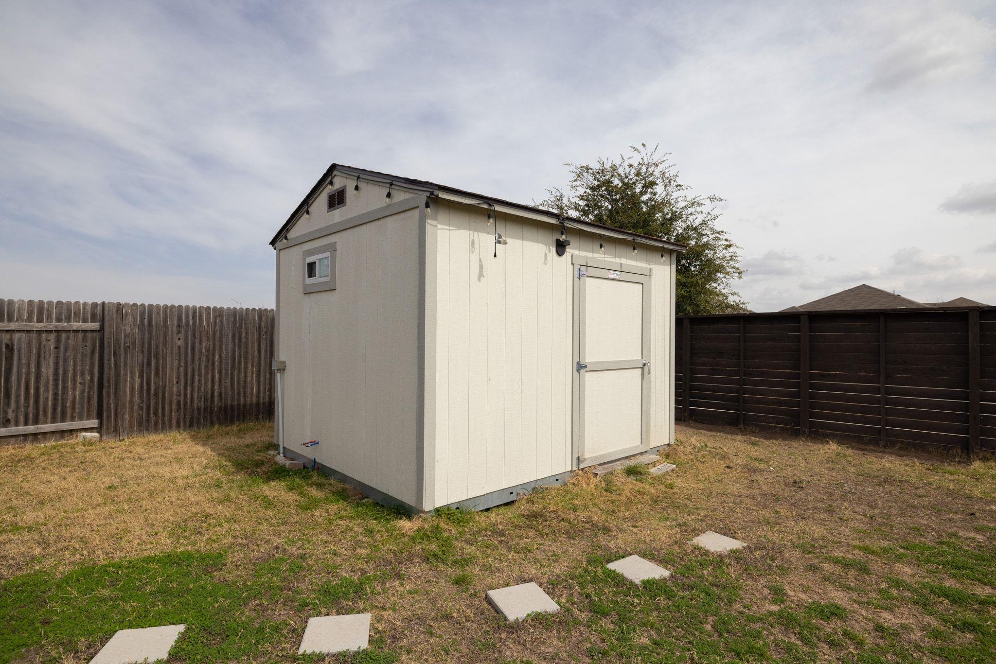 202 Low Bramble Dr, Hutto, TX 78634