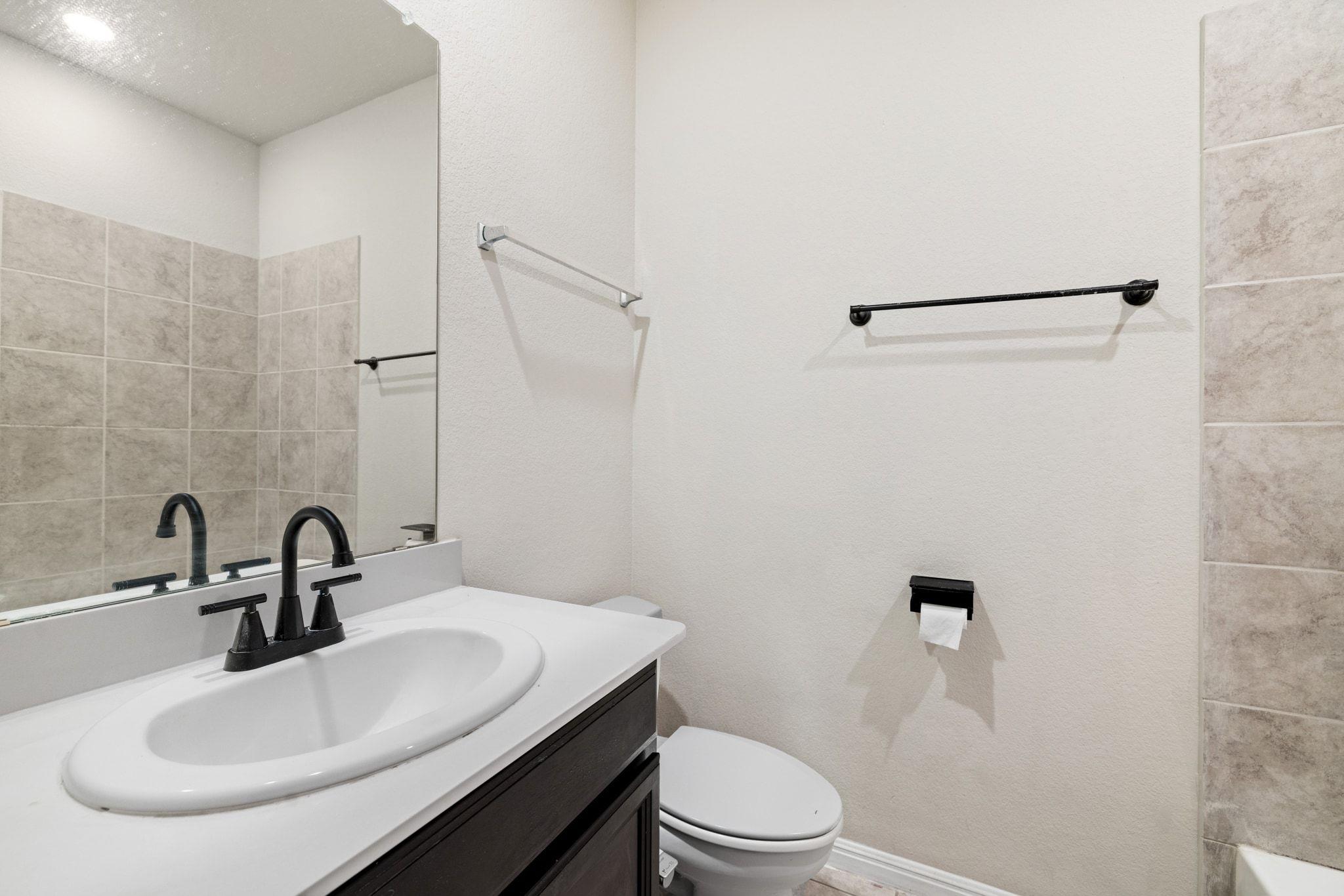 202 Low Bramble Dr, Hutto, TX 78634