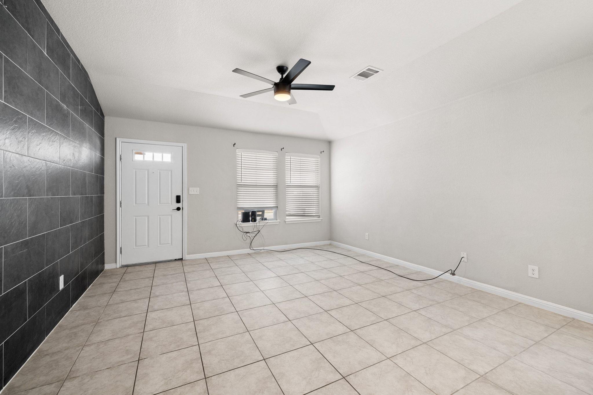 202 Low Bramble Dr, Hutto, TX 78634