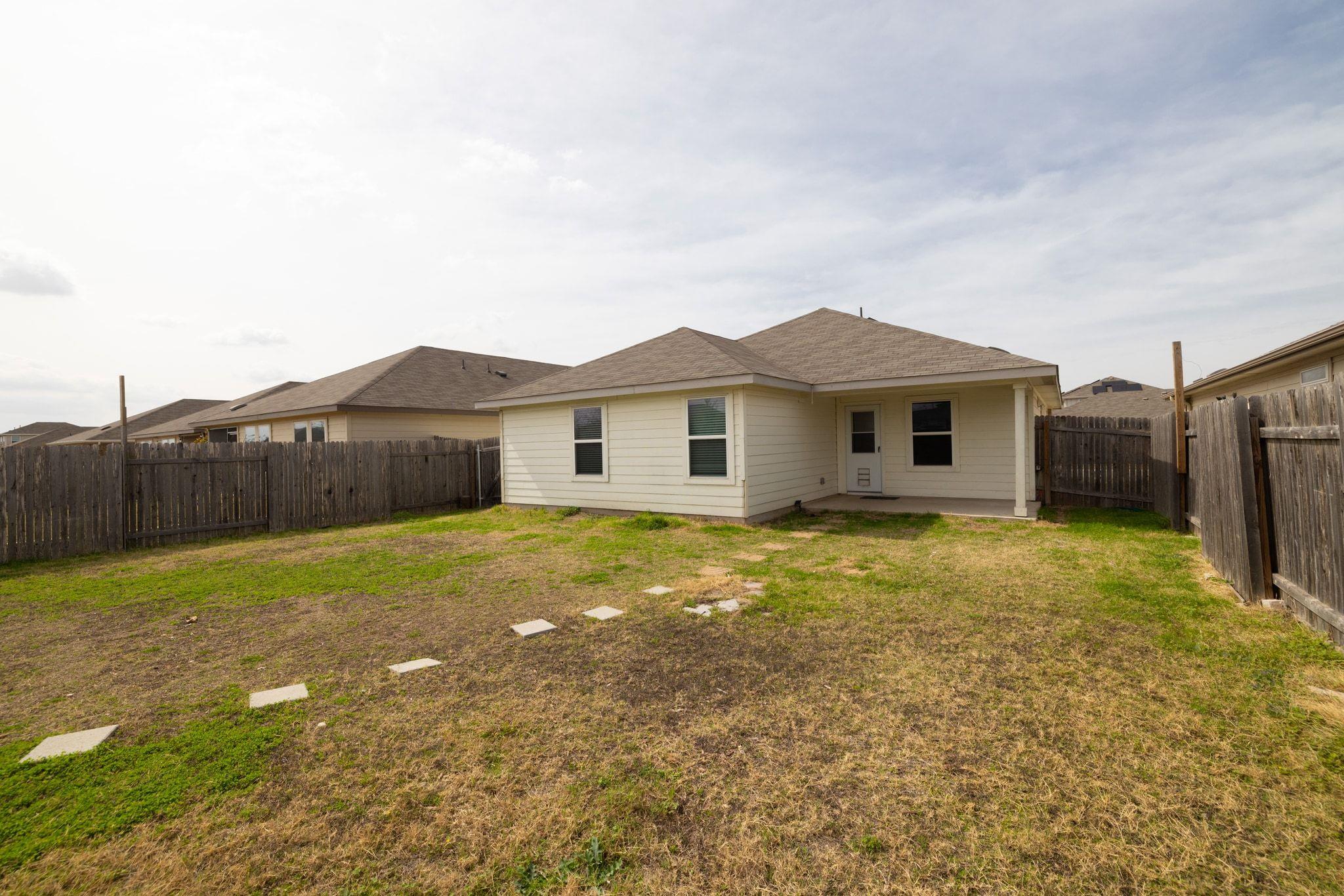 202 Low Bramble Dr, Hutto, TX 78634