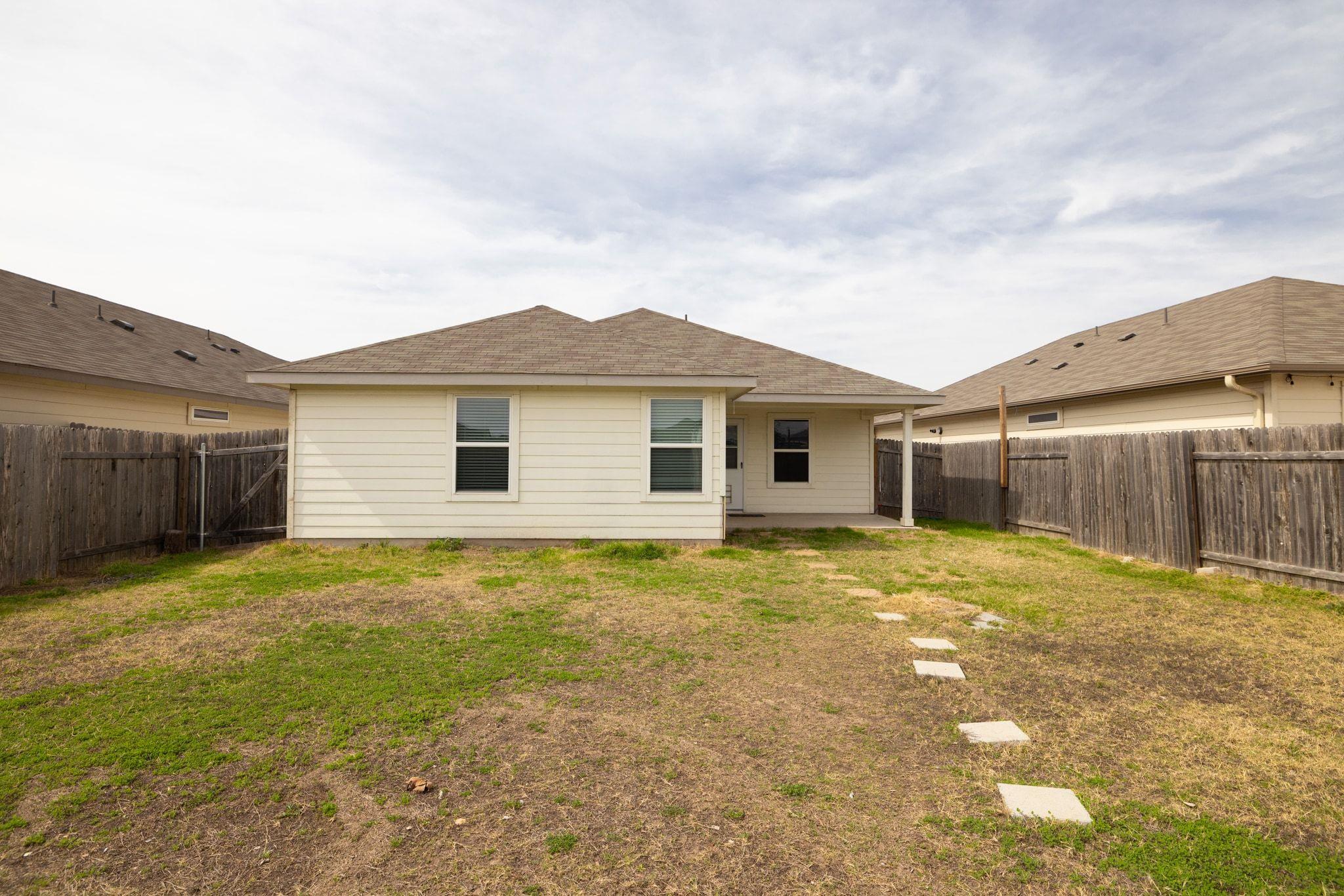 202 Low Bramble Dr, Hutto, TX 78634