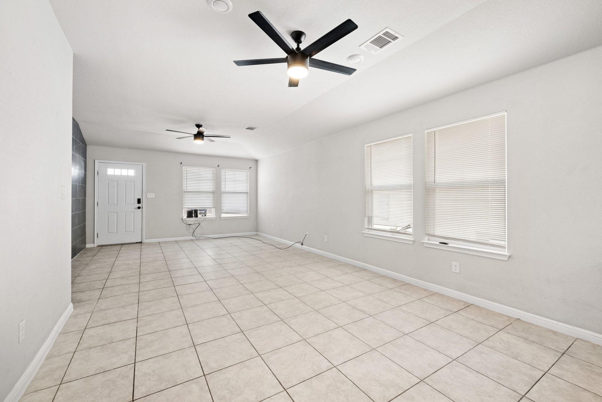 202 Low Bramble Dr, Hutto, TX 78634