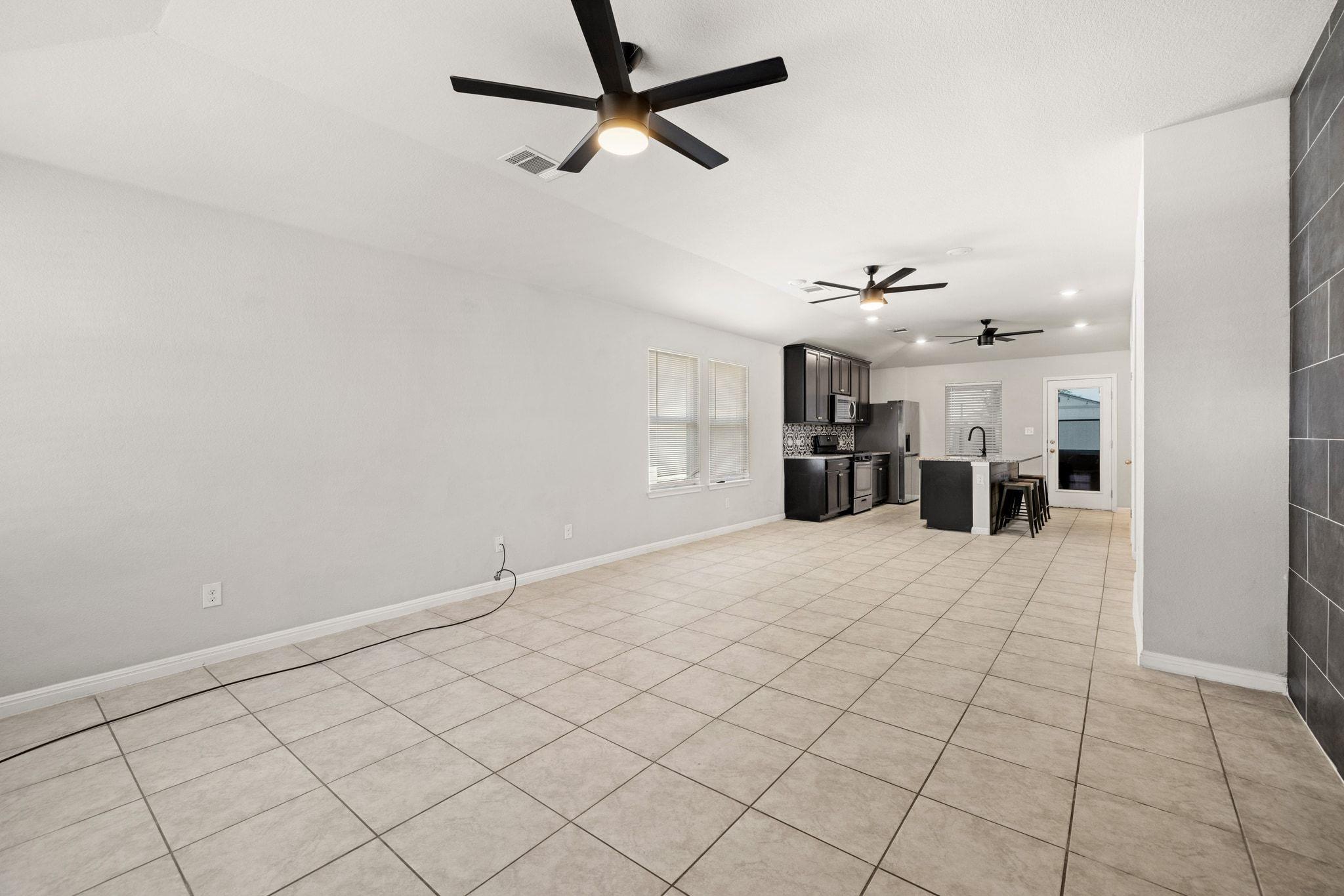 202 Low Bramble Dr, Hutto, TX 78634