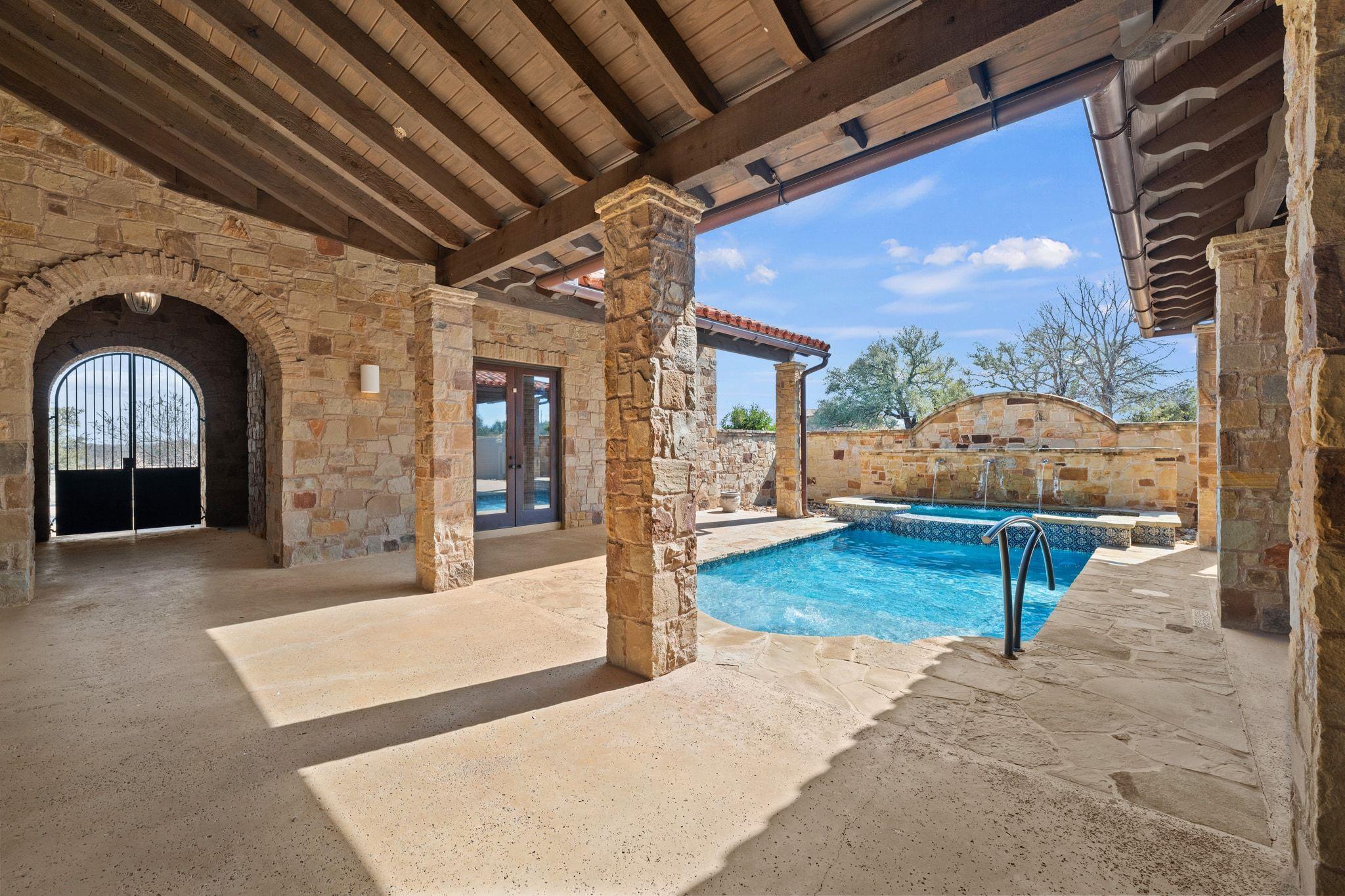 444 La Serena Loop, Horseshoe Bay, TX 78657