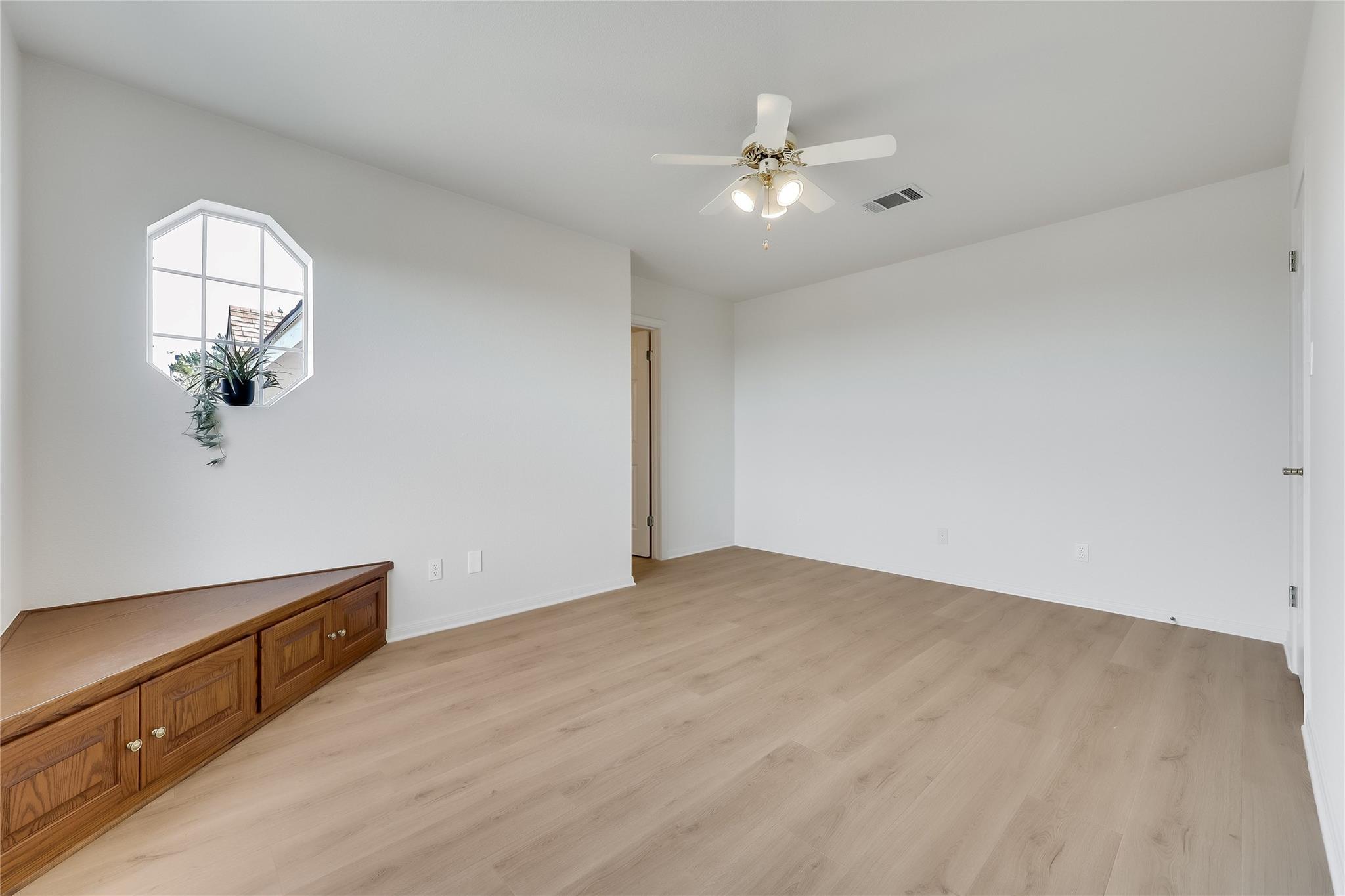 17706 N Rim Dr, Leander, TX 78641