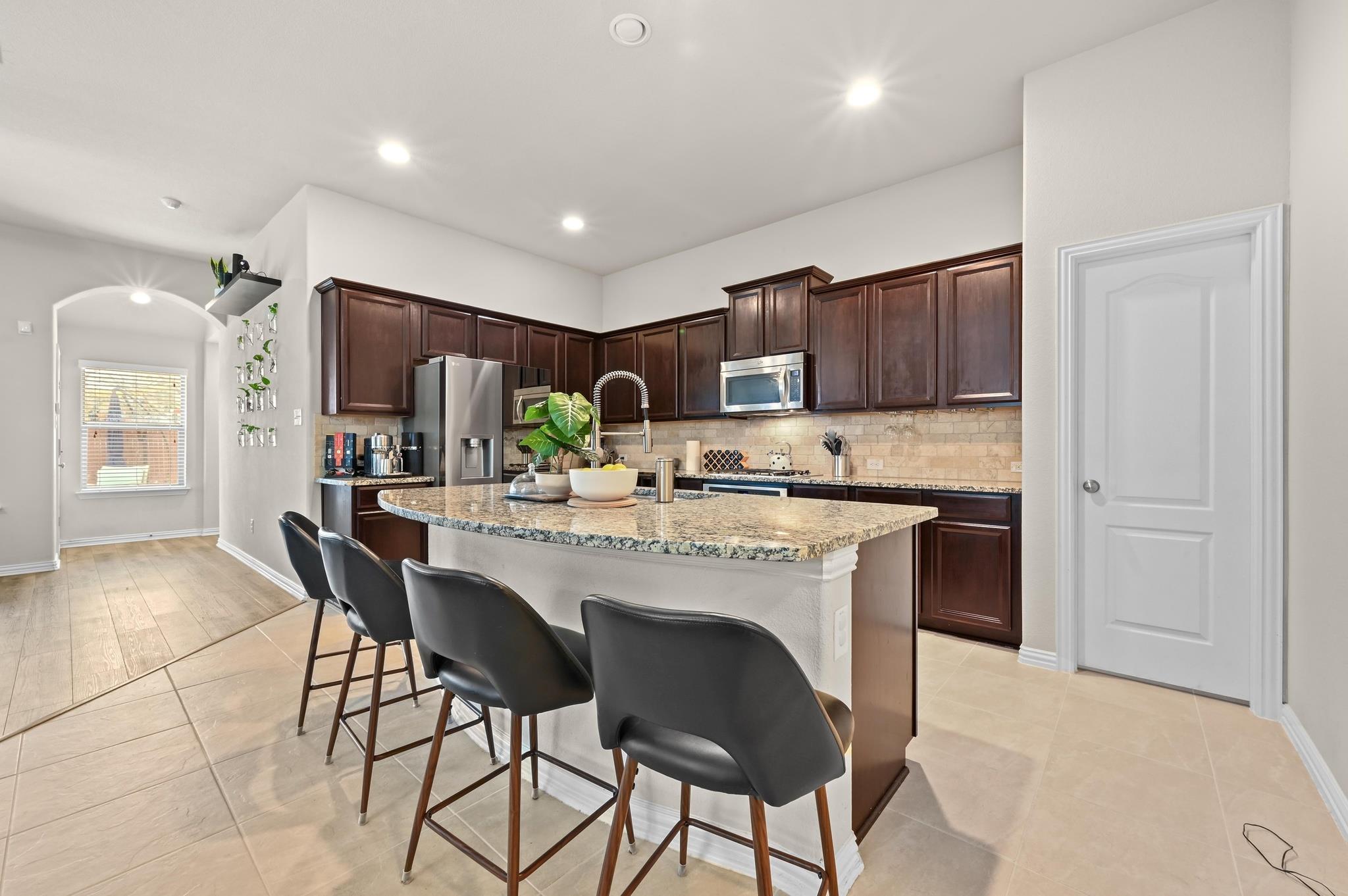 546 Hot Springs Vly, Buda, TX 78610