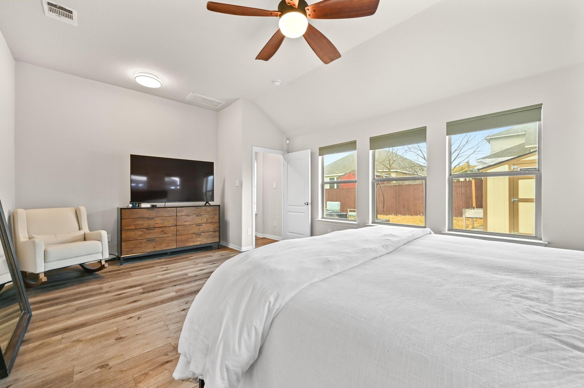 546 Hot Springs Vly, Buda, TX 78610