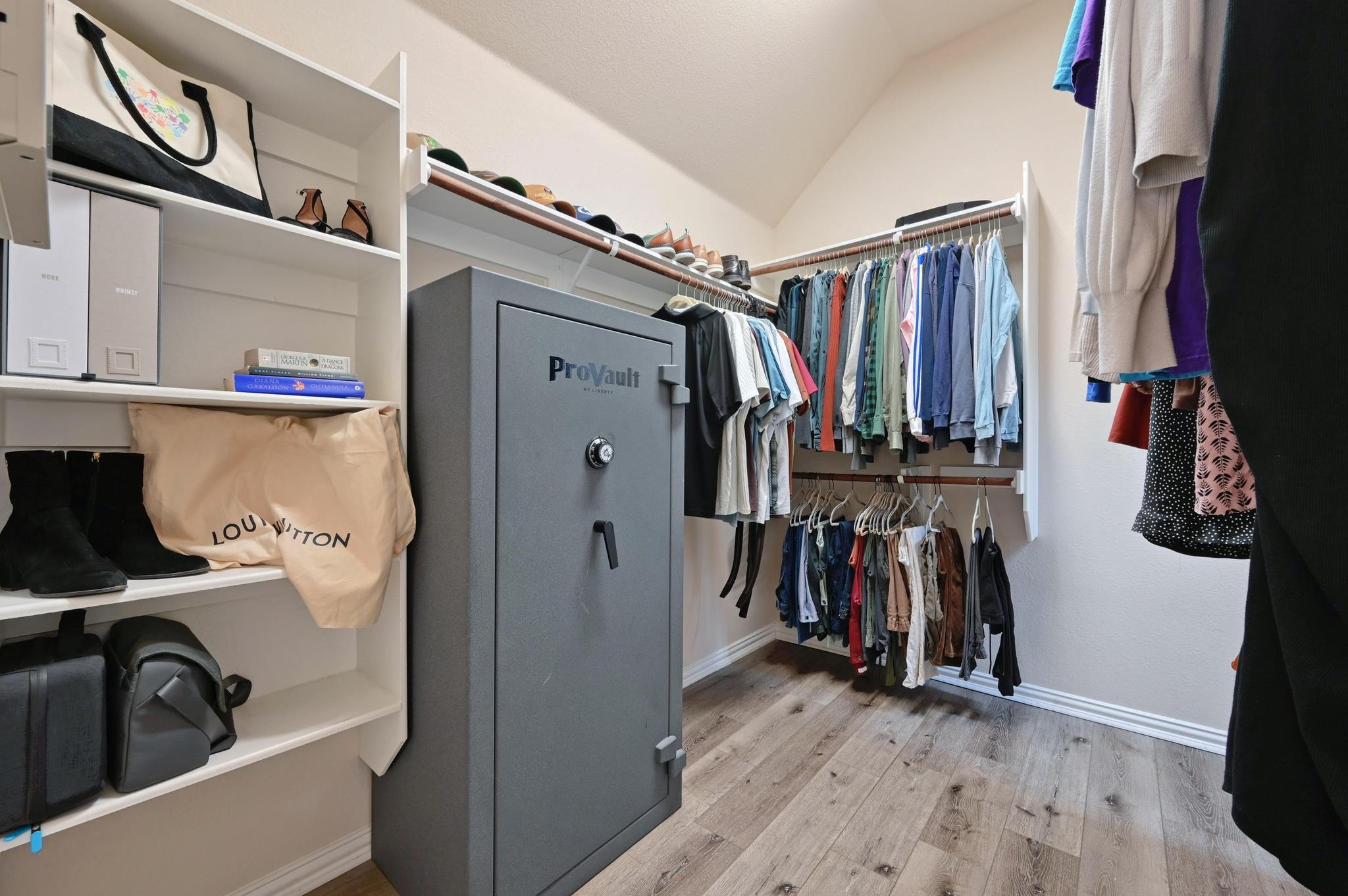 546 Hot Springs Vly, Buda, TX 78610