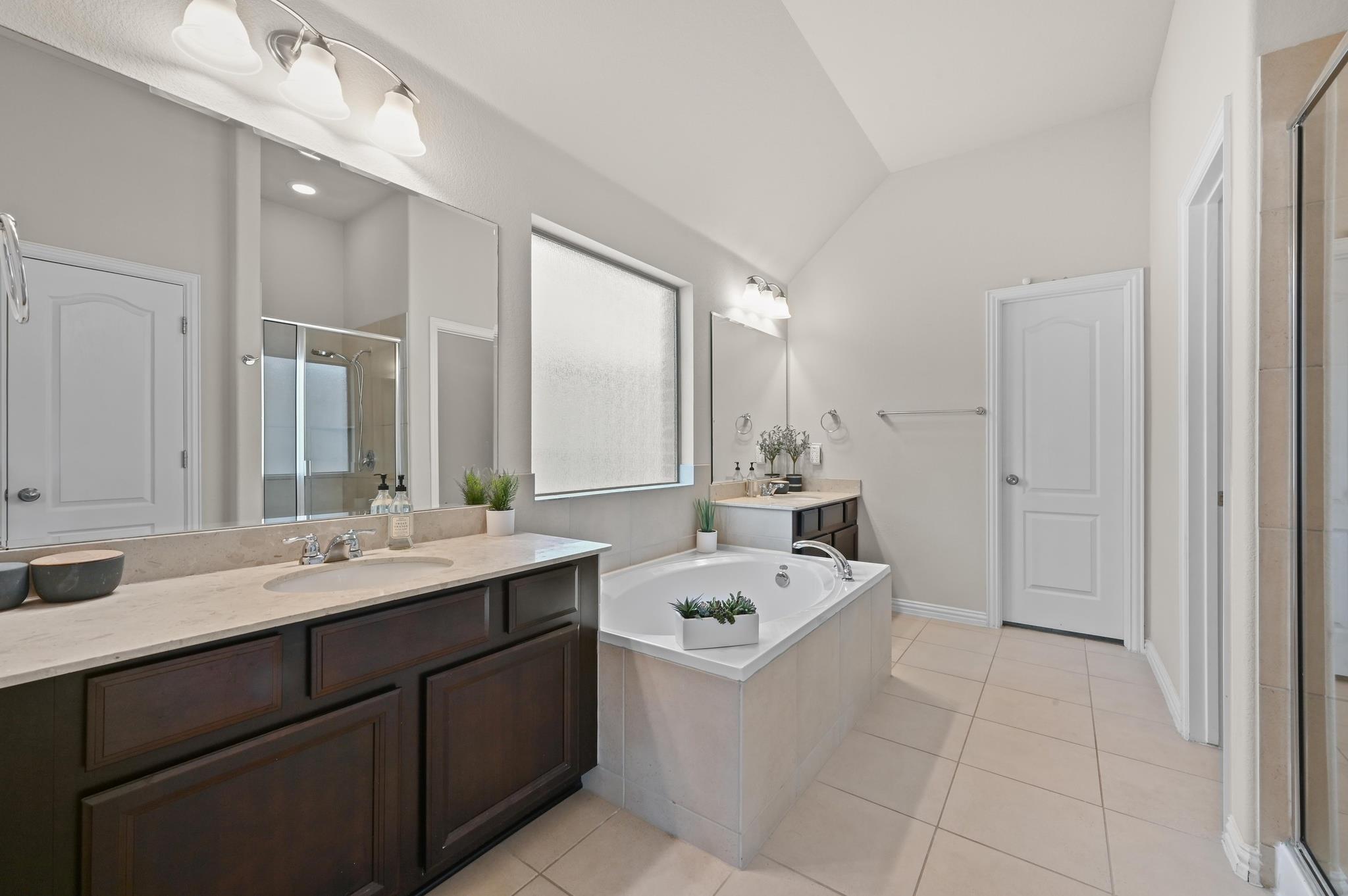 546 Hot Springs Vly, Buda, TX 78610