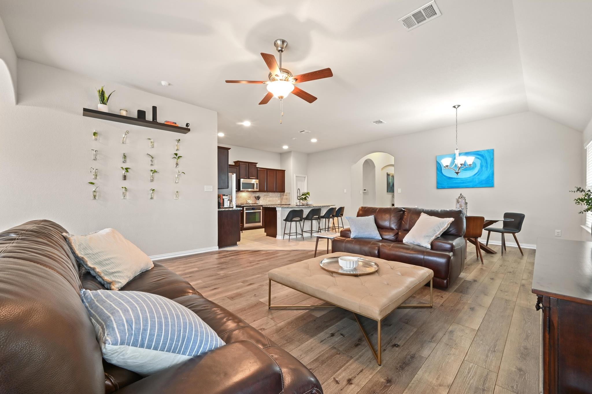 546 Hot Springs Vly, Buda, TX 78610