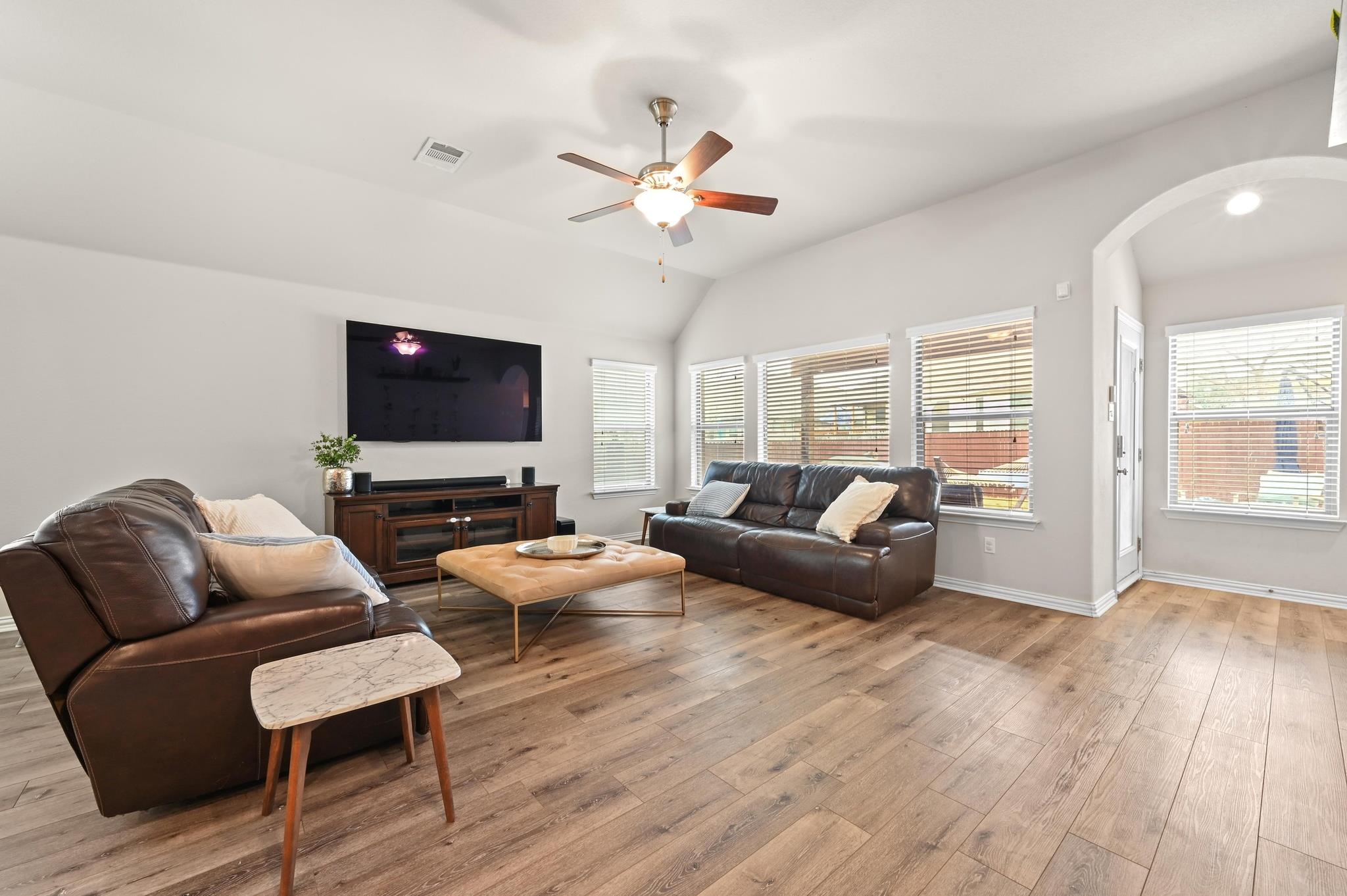 546 Hot Springs Vly, Buda, TX 78610