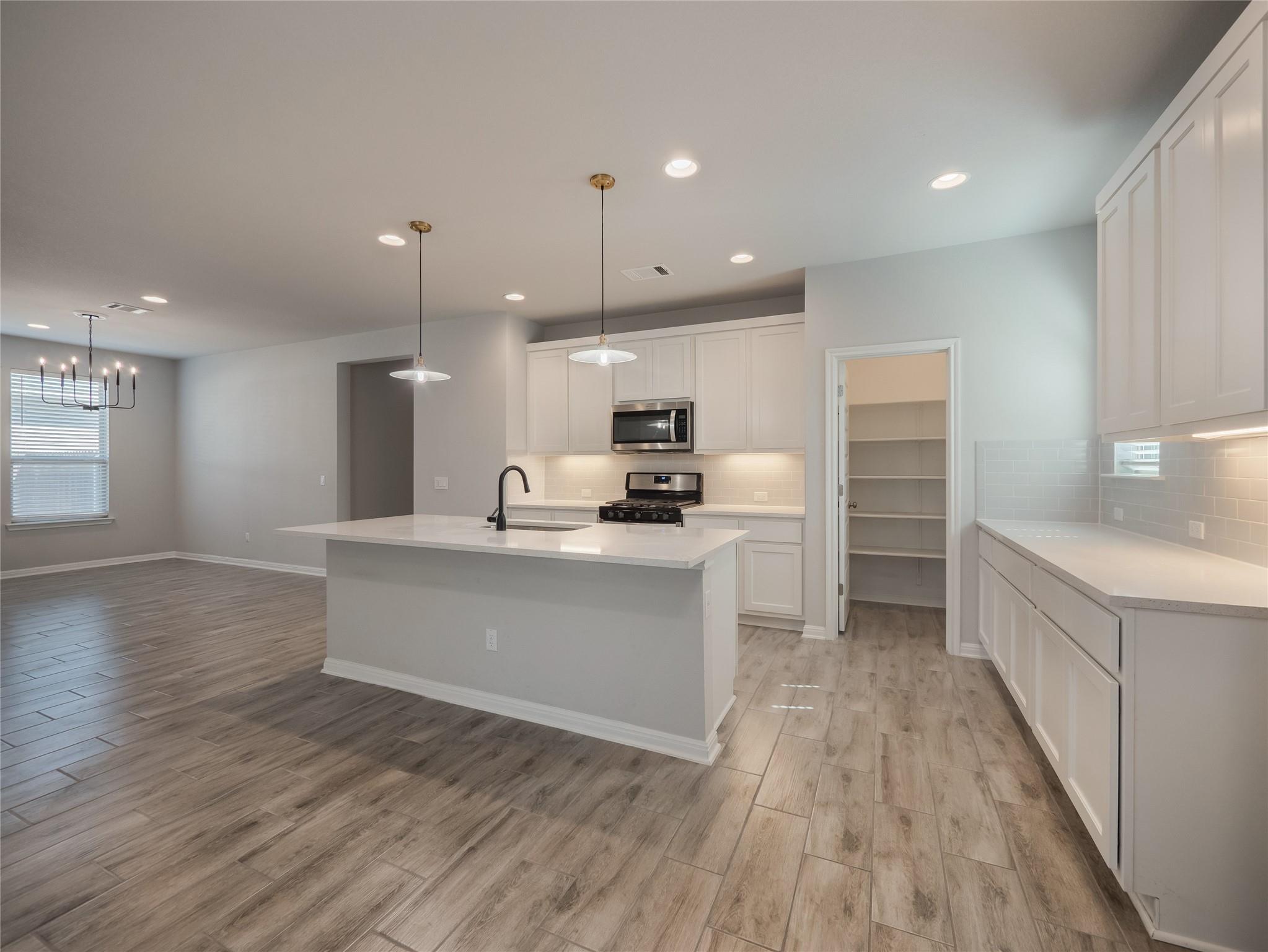 817 Olive Creek Dr # 70, Georgetown, TX 78633