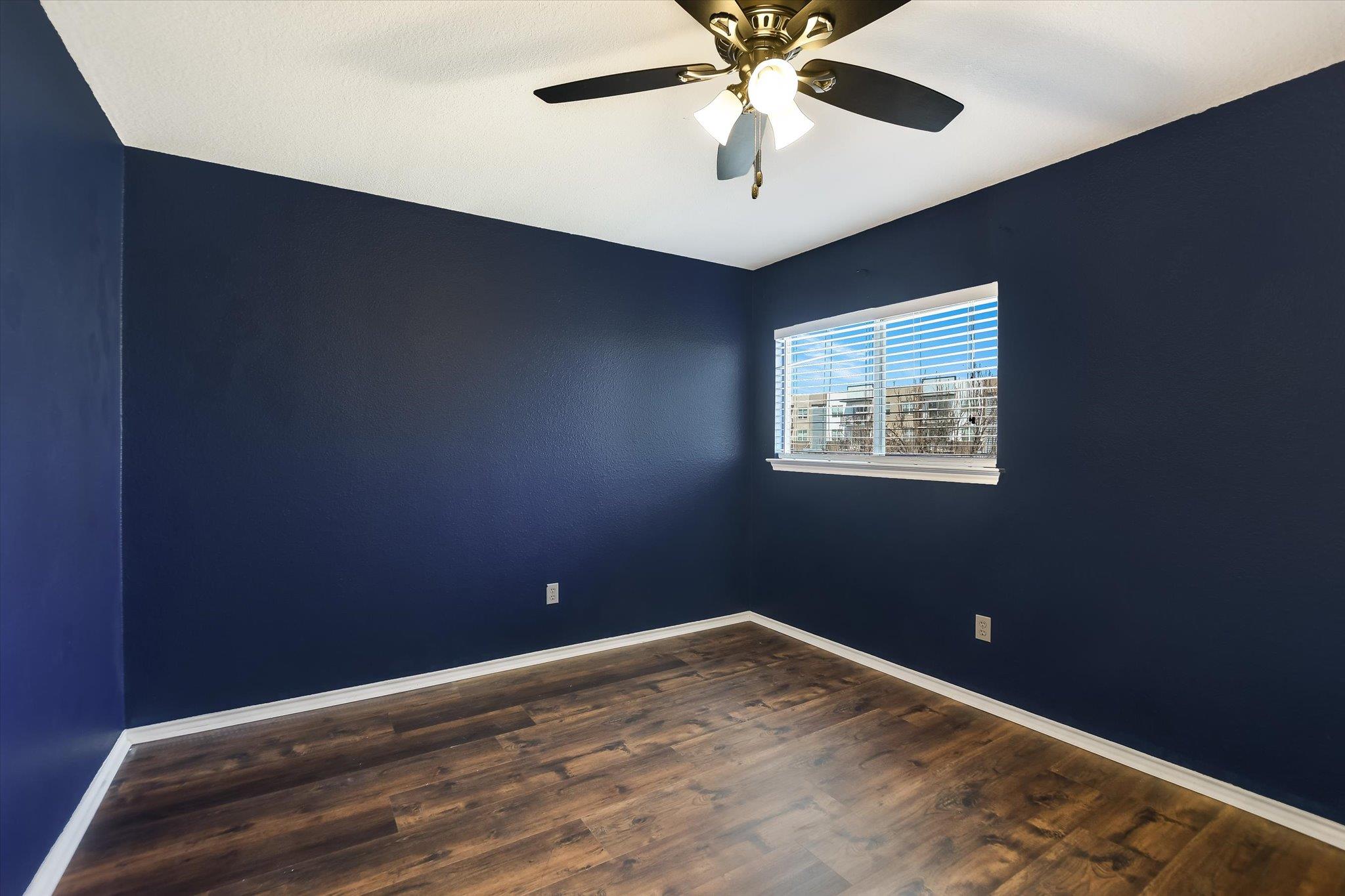 526 W Metcalfe St, Hutto, TX 78634