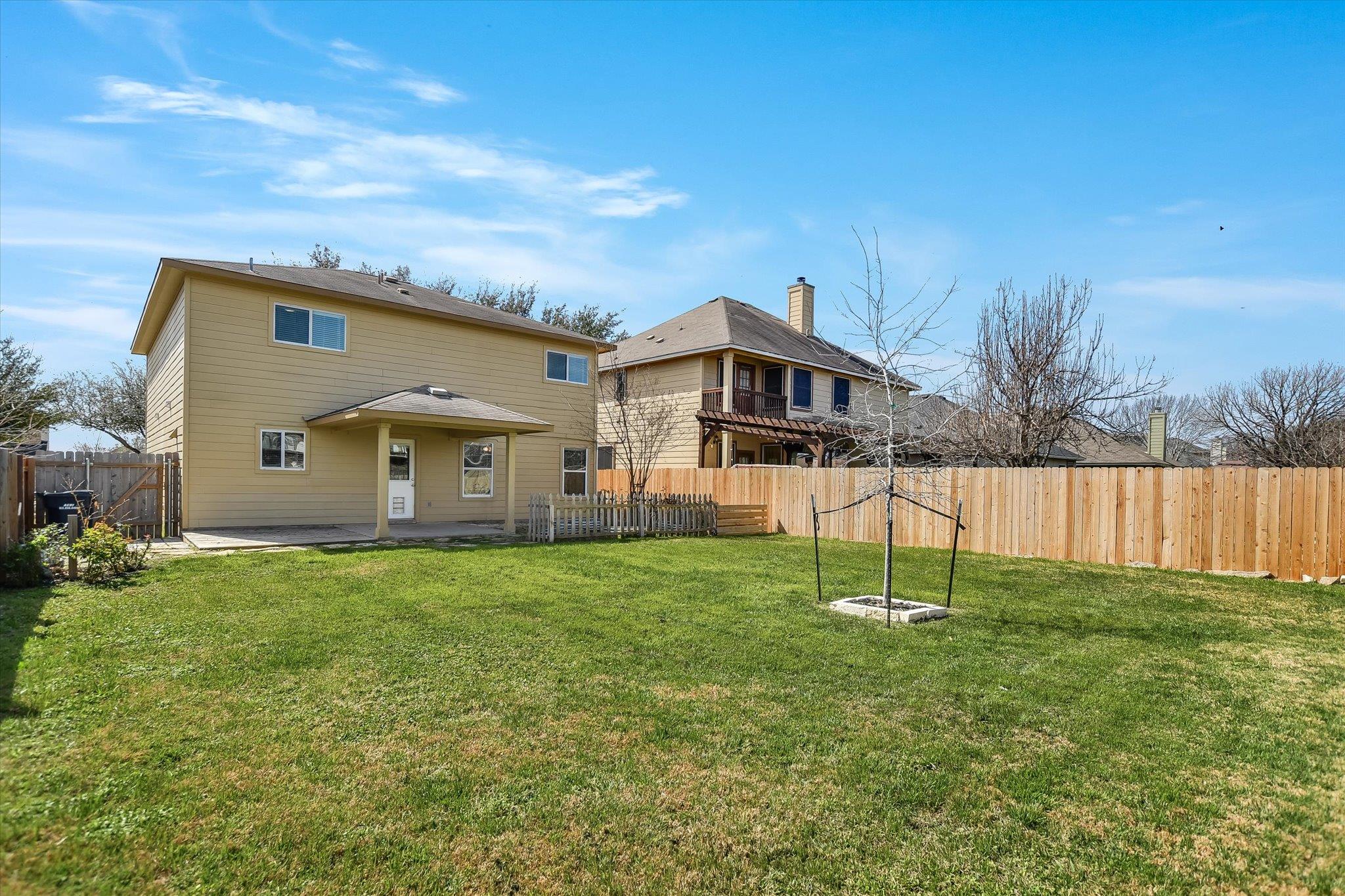 526 W Metcalfe St, Hutto, TX 78634