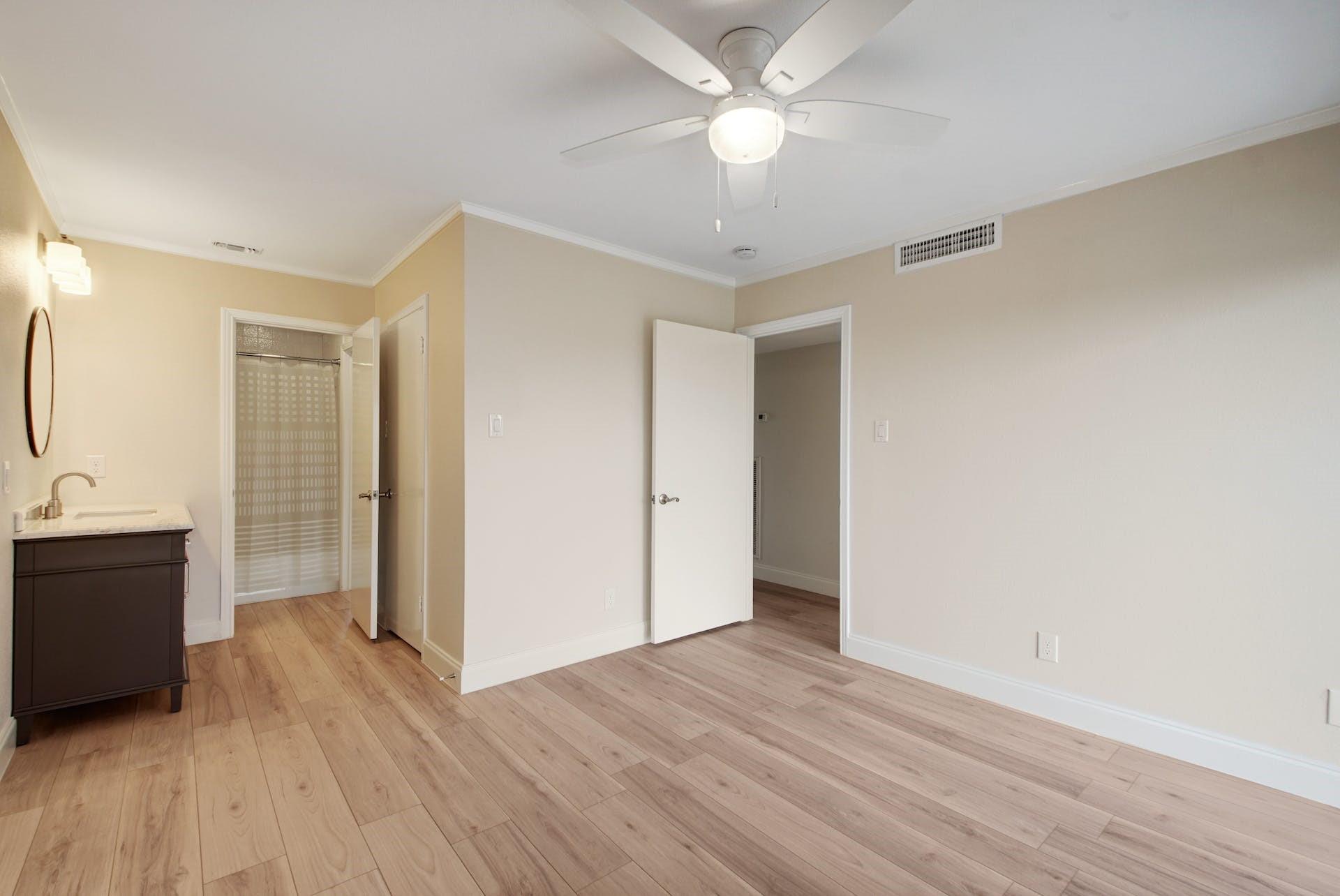 105 World Of Tennis Sq, Lakeway, TX 78738