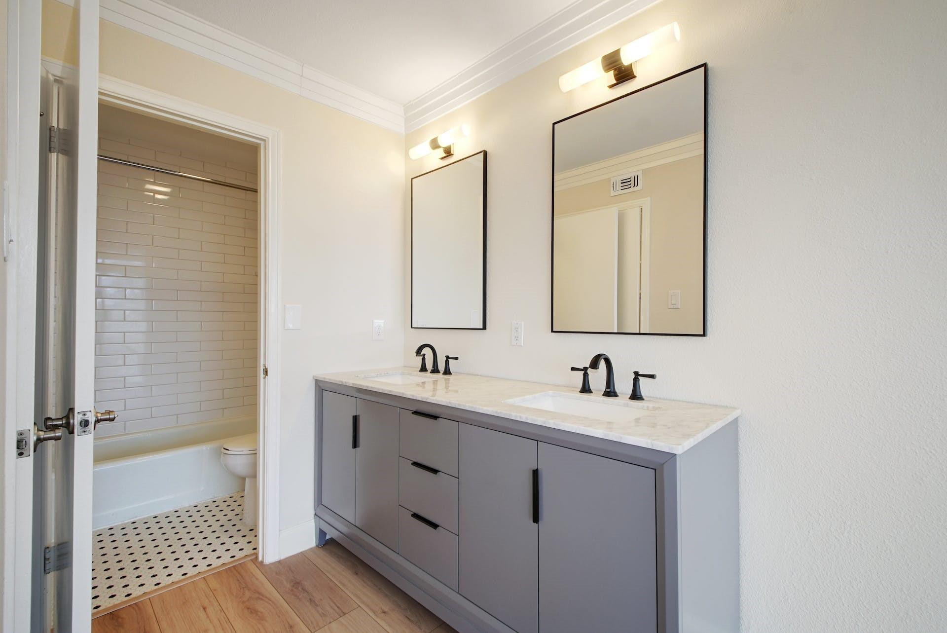 105 World Of Tennis Sq, Lakeway, TX 78738