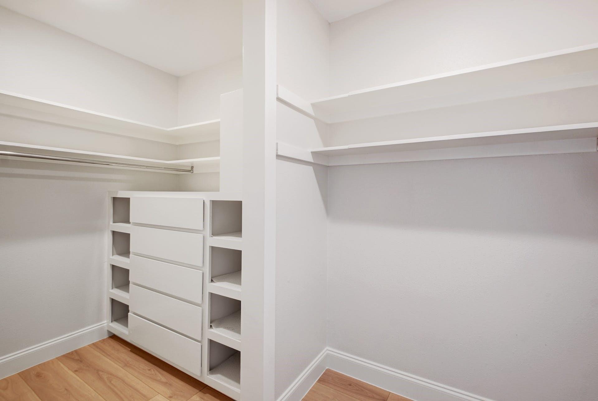 105 World Of Tennis Sq, Lakeway, TX 78738