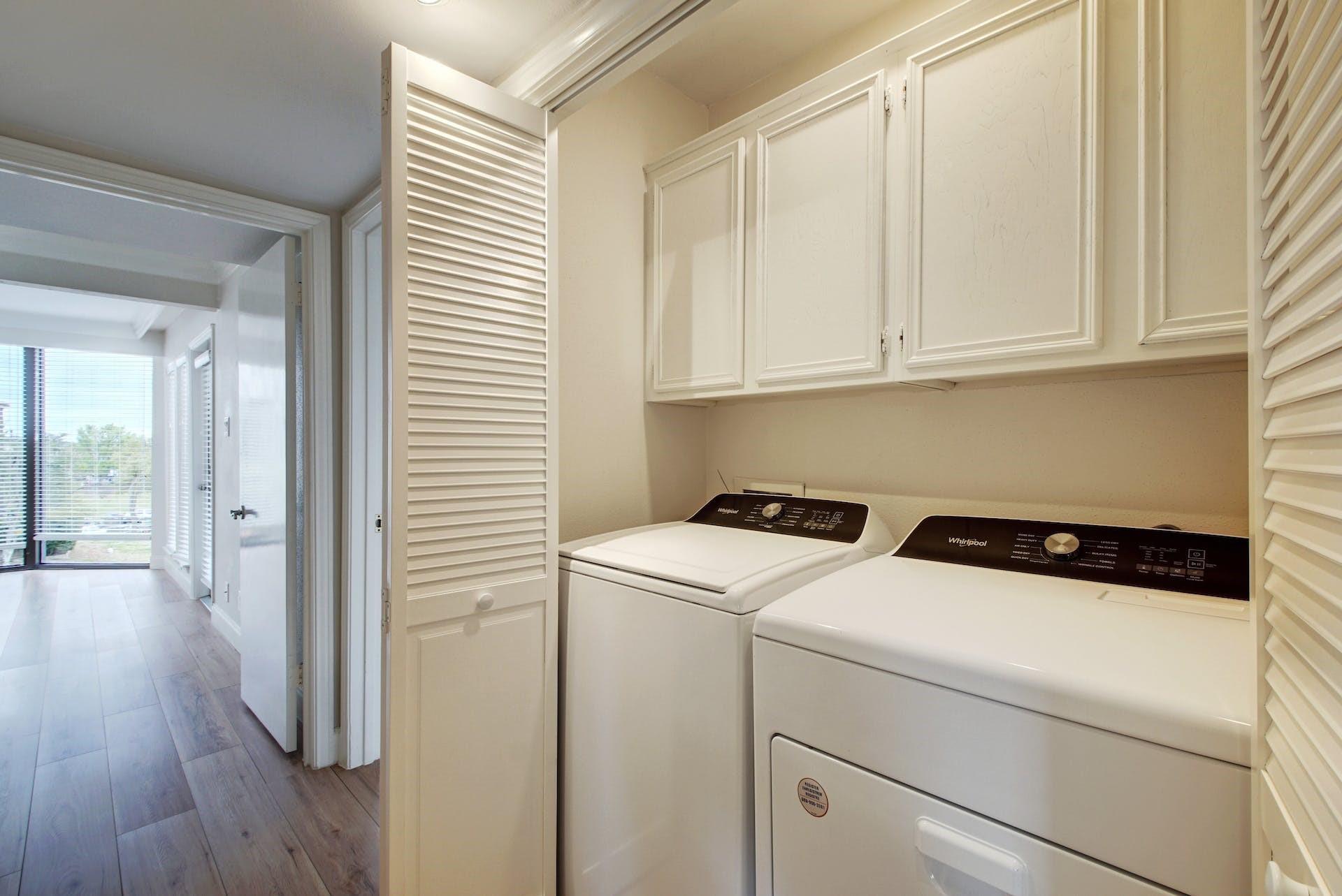 105 World Of Tennis Sq, Lakeway, TX 78738