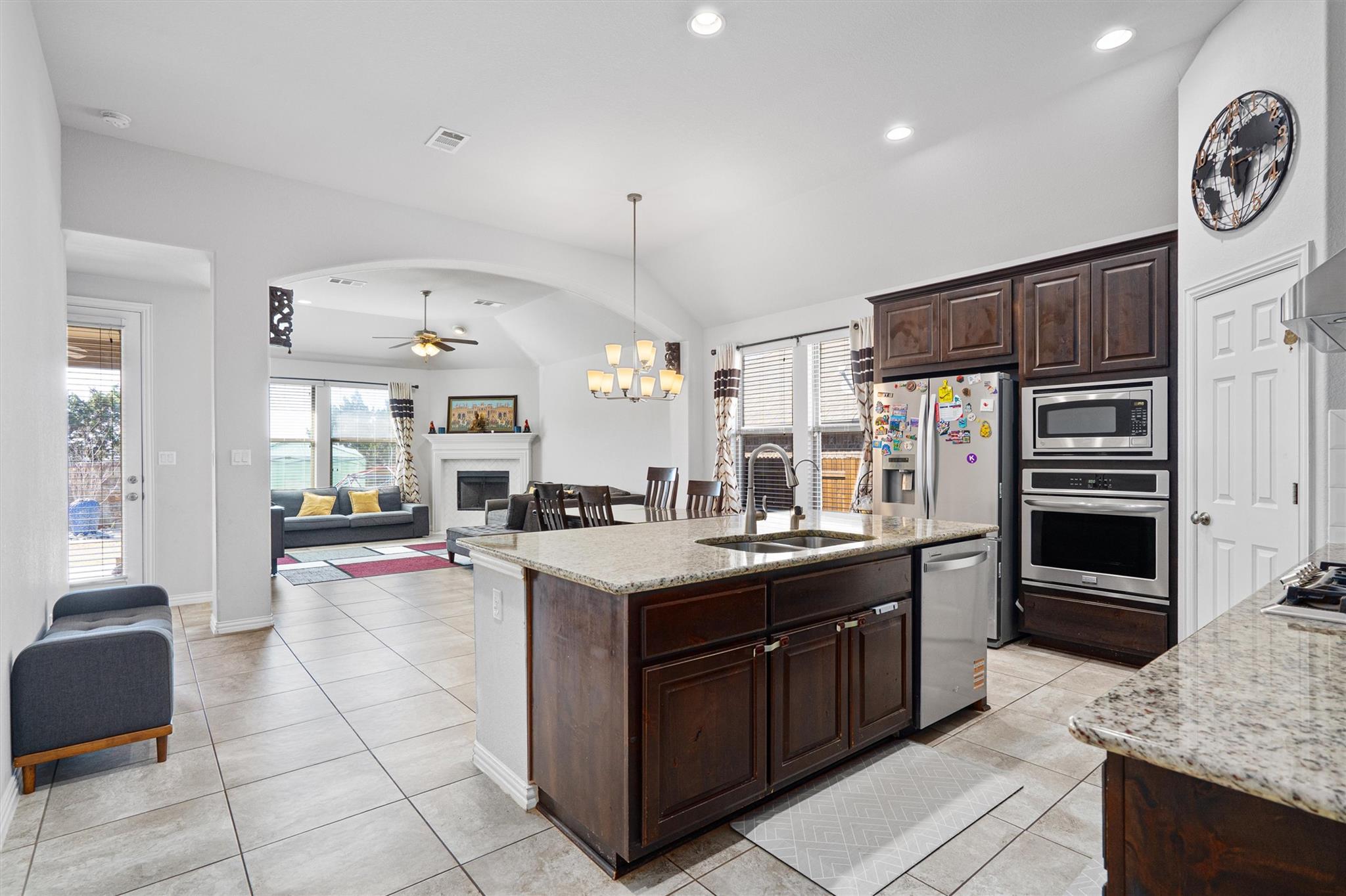 138 Drury Ln, Austin, TX 78737