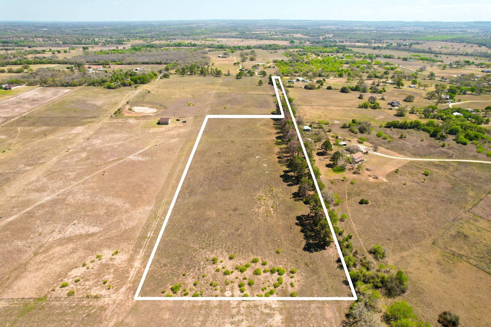 1550 Cattlemens Row, Lockhart, TX 78644