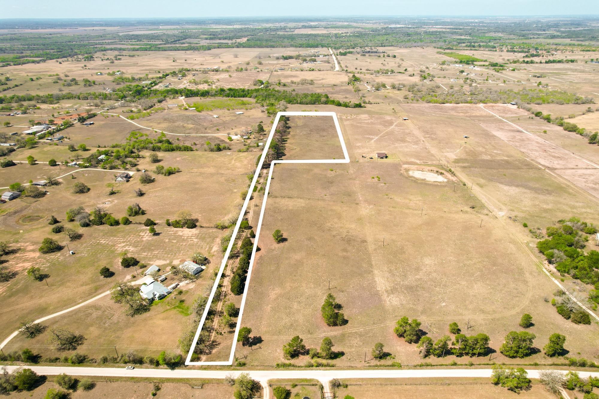 1550 Cattlemens Row, Lockhart, TX 78644