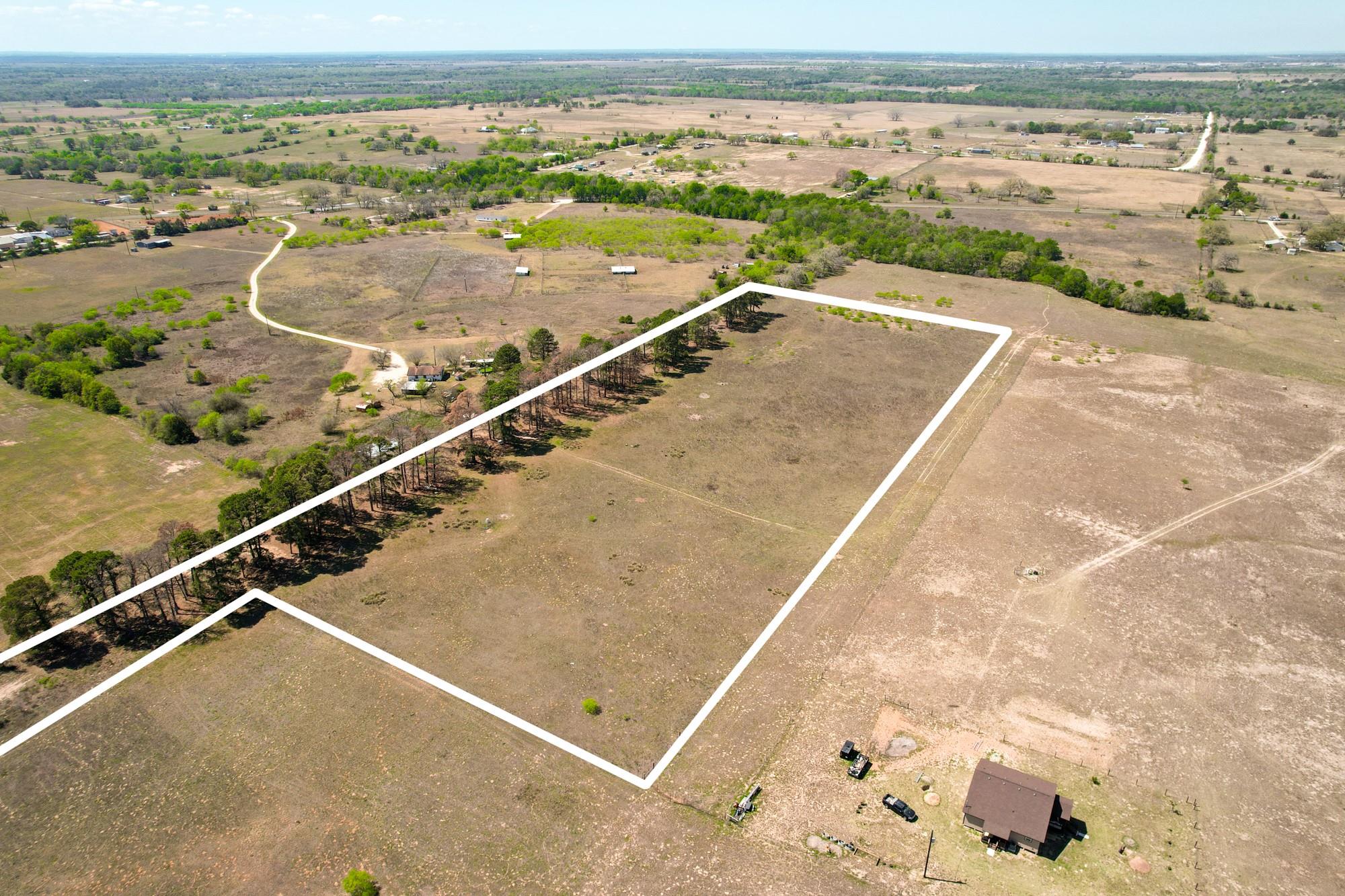 1550 Cattlemens Row, Lockhart, TX 78644