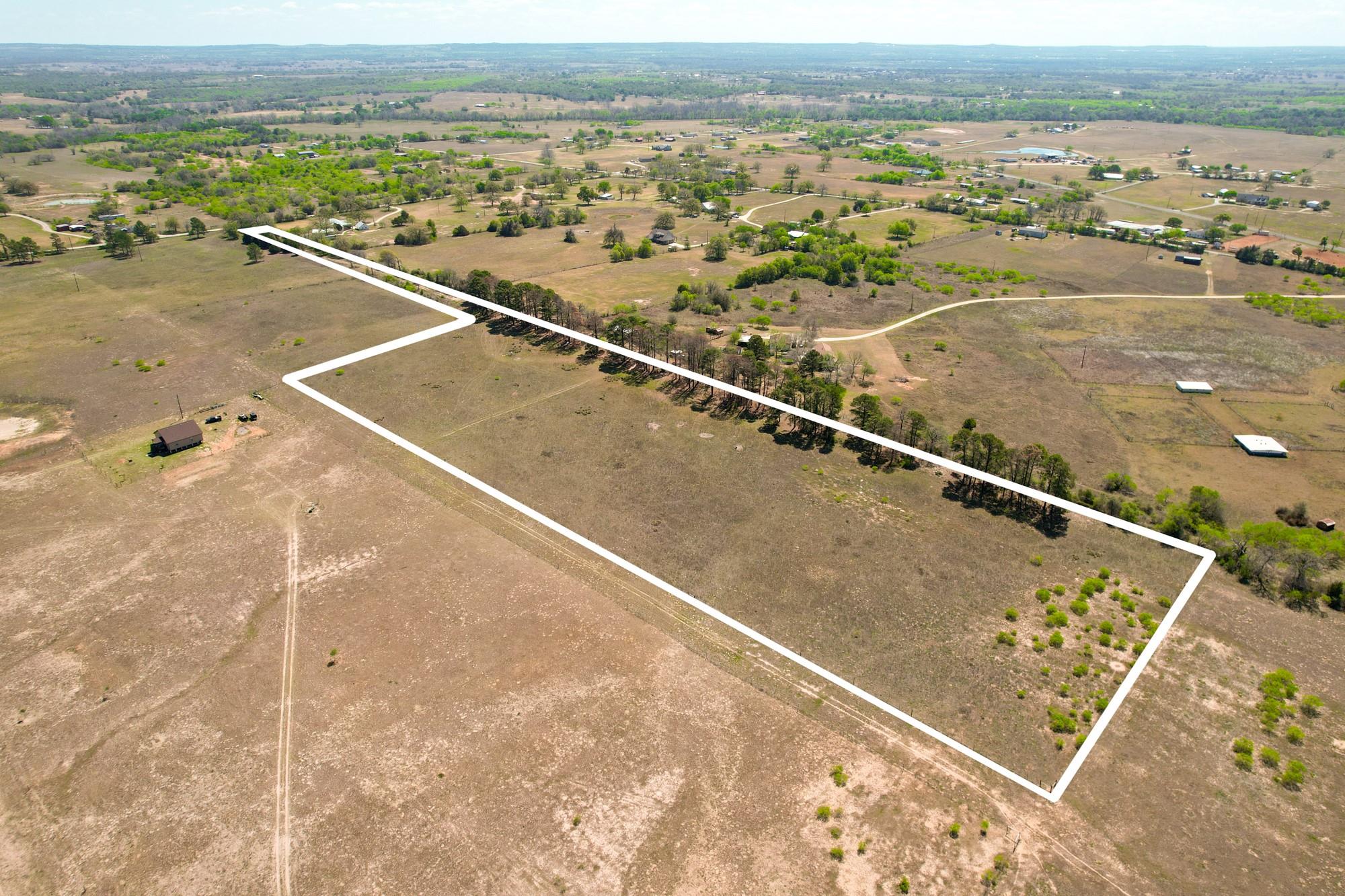 1550 Cattlemens Row, Lockhart, TX 78644