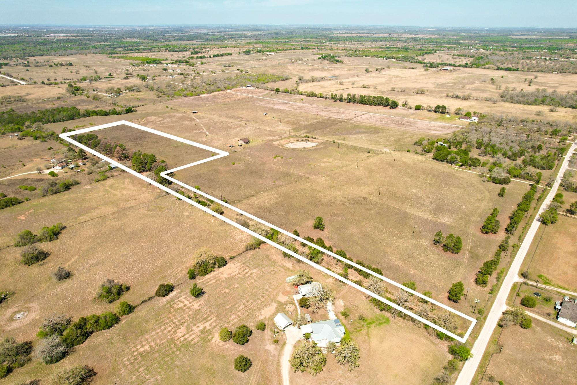 1550 Cattlemens Row, Lockhart, TX 78644