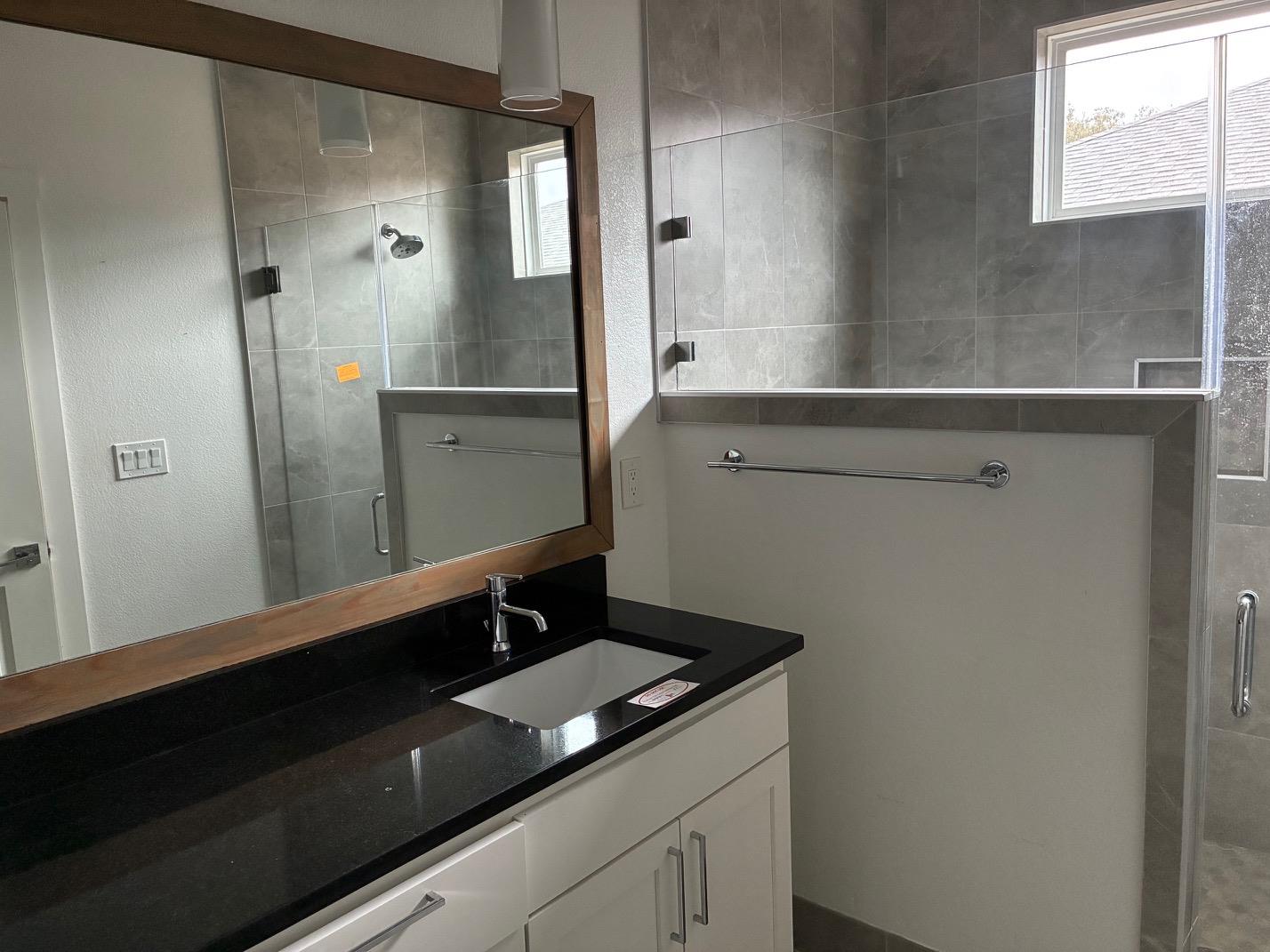 403 Summit Ridge Dr N, Point Venture, TX 78645