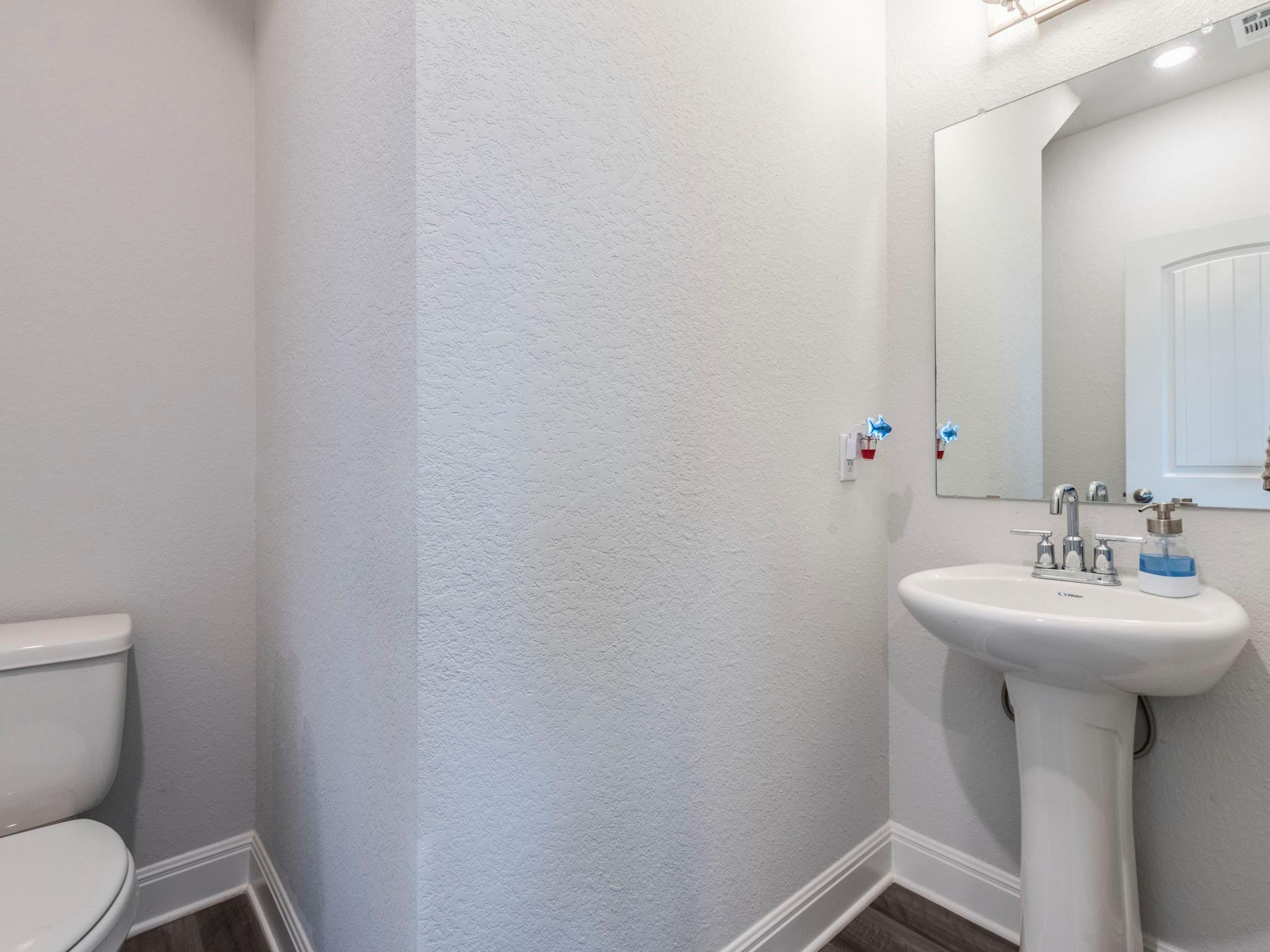 142 Mount Locke Rd, Dripping Springs, TX 78620