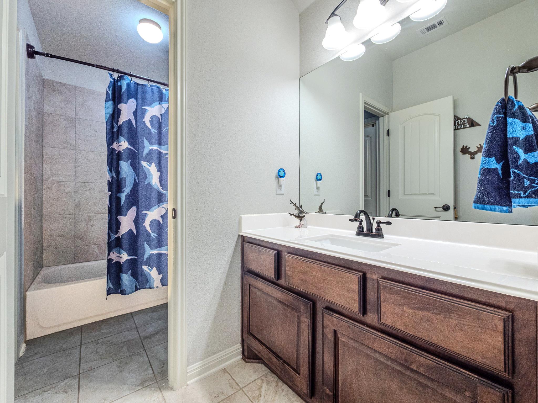 117 Arbor Point Dr, Elgin, TX 78621