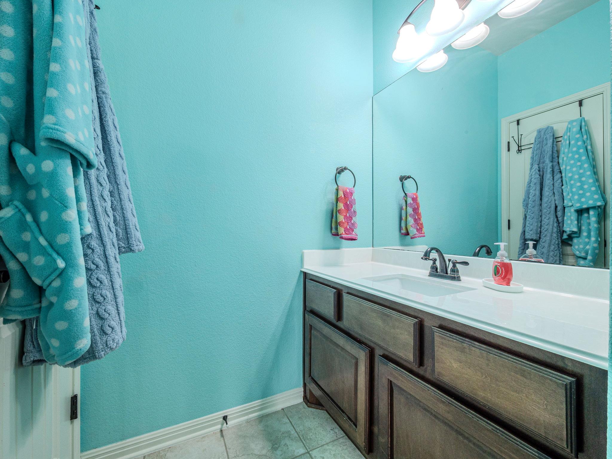 117 Arbor Point Dr, Elgin, TX 78621