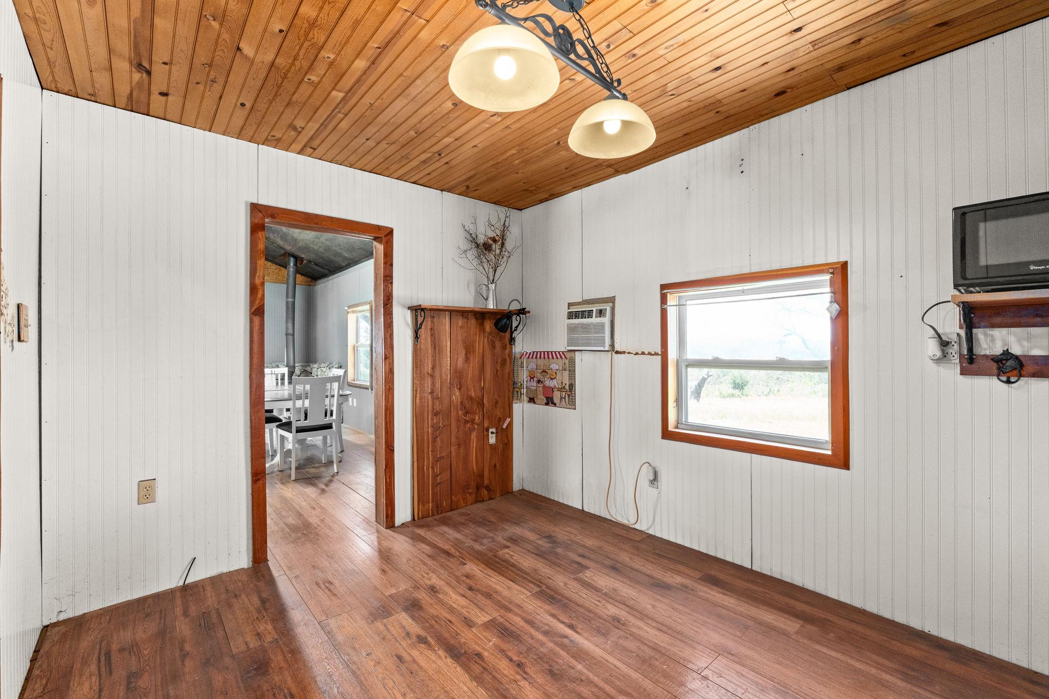 586 Private Road 3448, Kempner, TX 76539