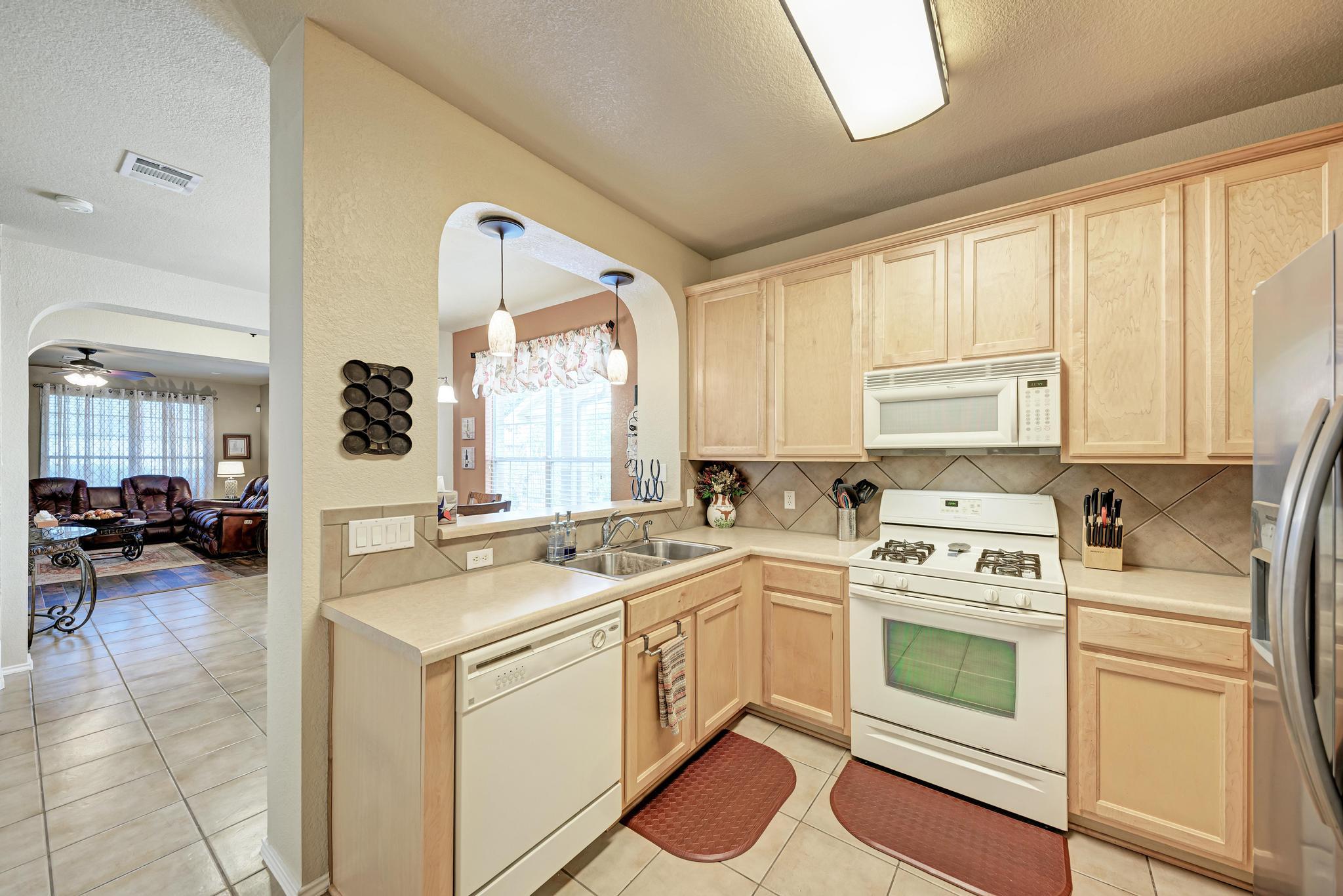 16100 S Great Oaks Dr # 602, Round Rock, TX 78681