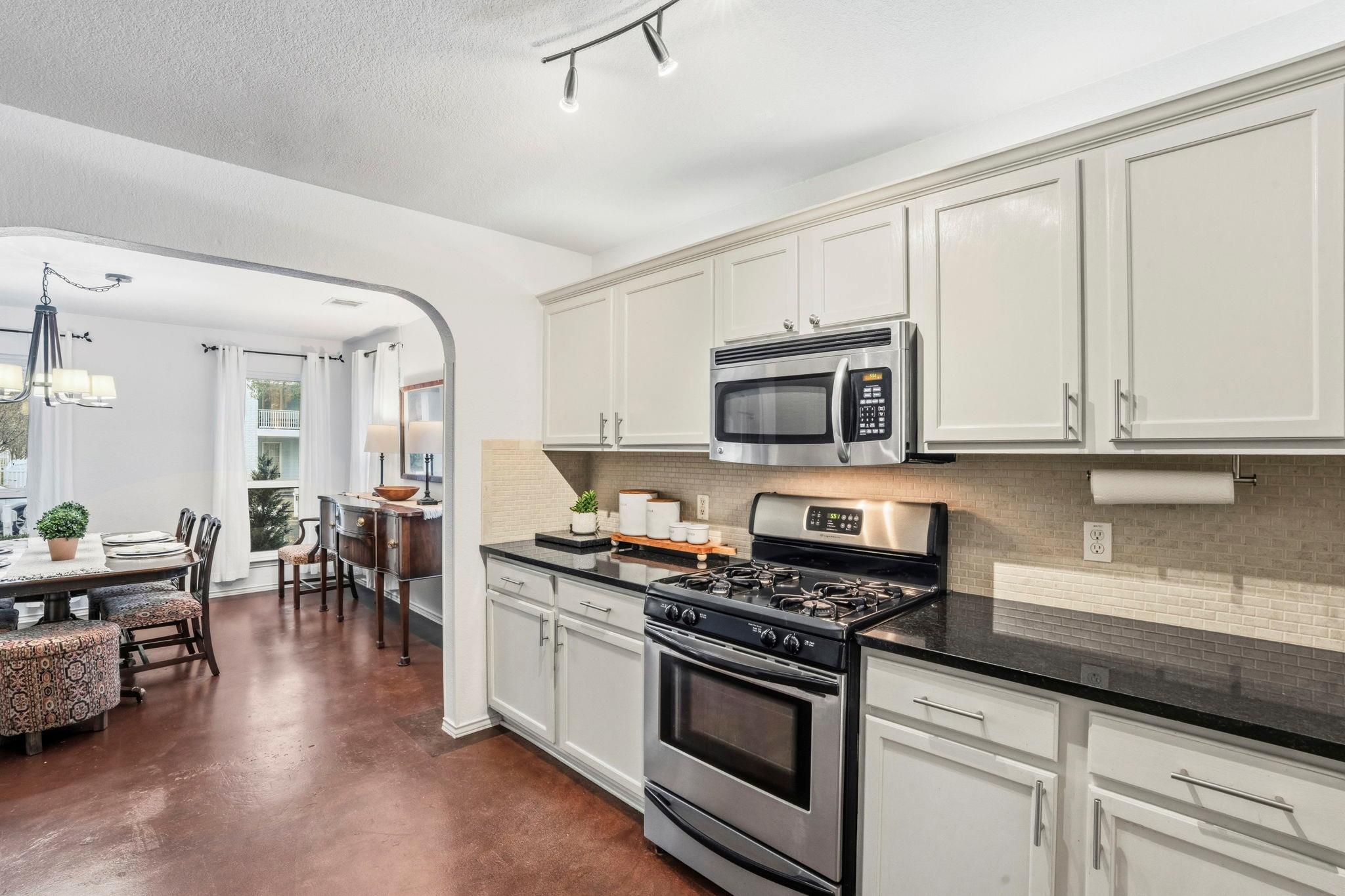 334 Haupt Dr, Kyle, TX 78640