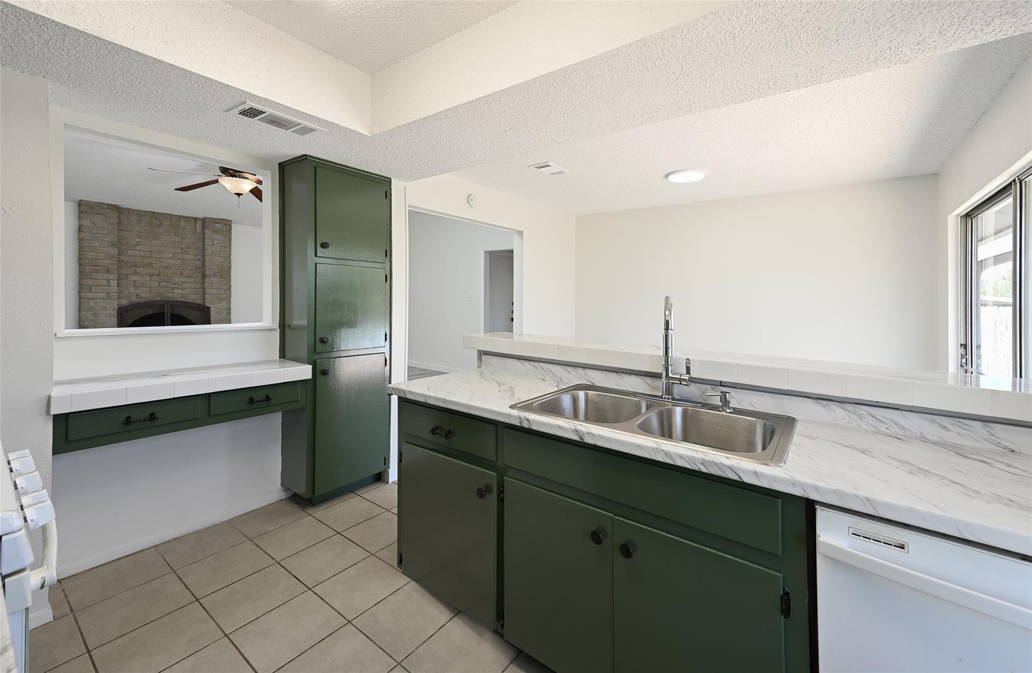 404 Northwood Dr, Georgetown, TX 78628