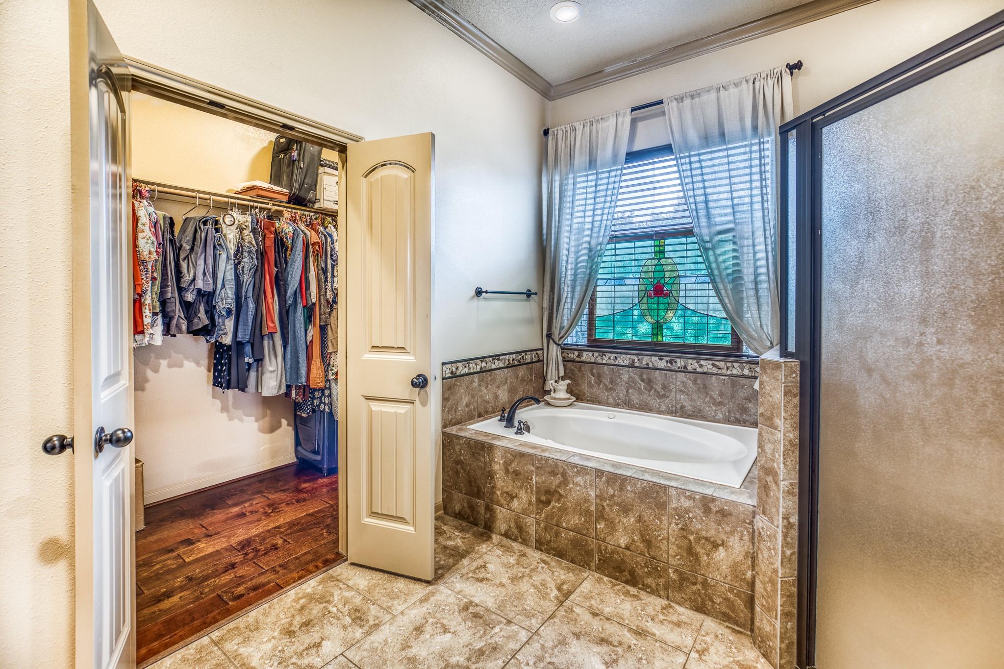 677 Grubbs Rd, Sealy, TX 77474