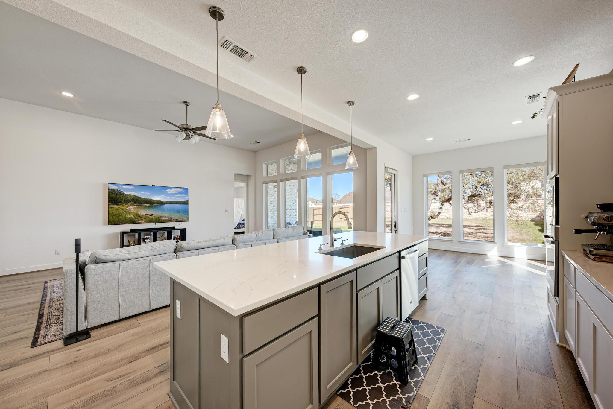 1536 Caylea Bluff Ln, Georgetown, TX 78628