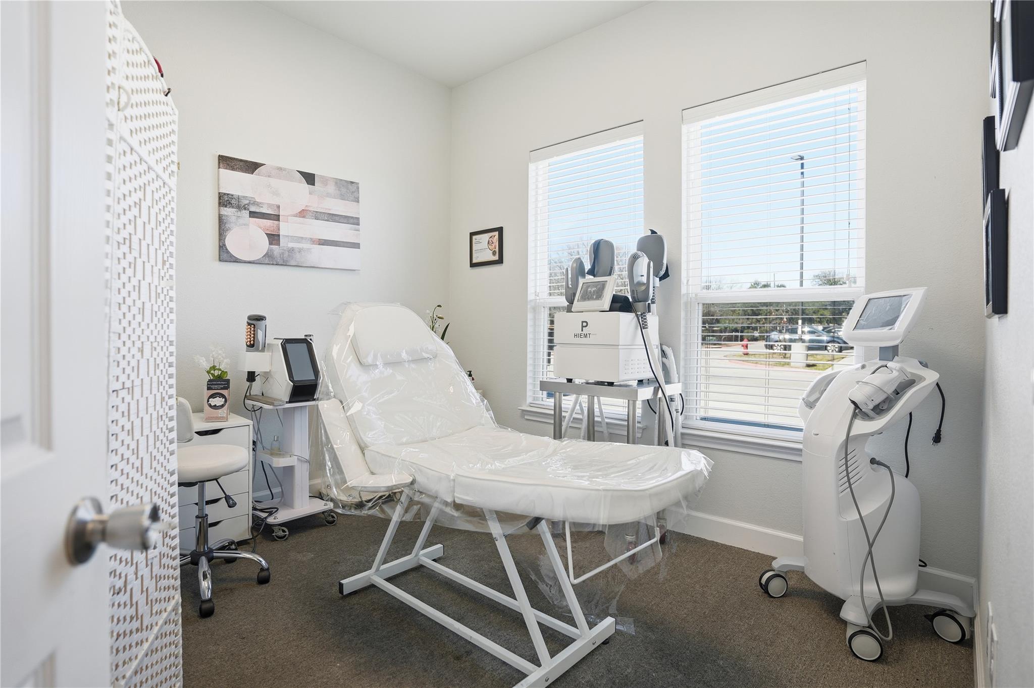 2251 Bagdad Rd # 302, Cedar Park, TX 78613